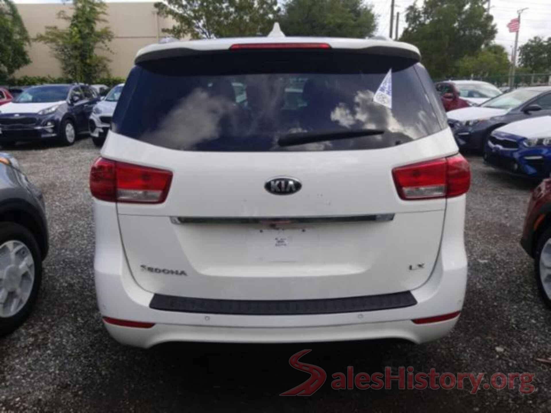 KNDMB5C16H6328223 2017 KIA SEDONA