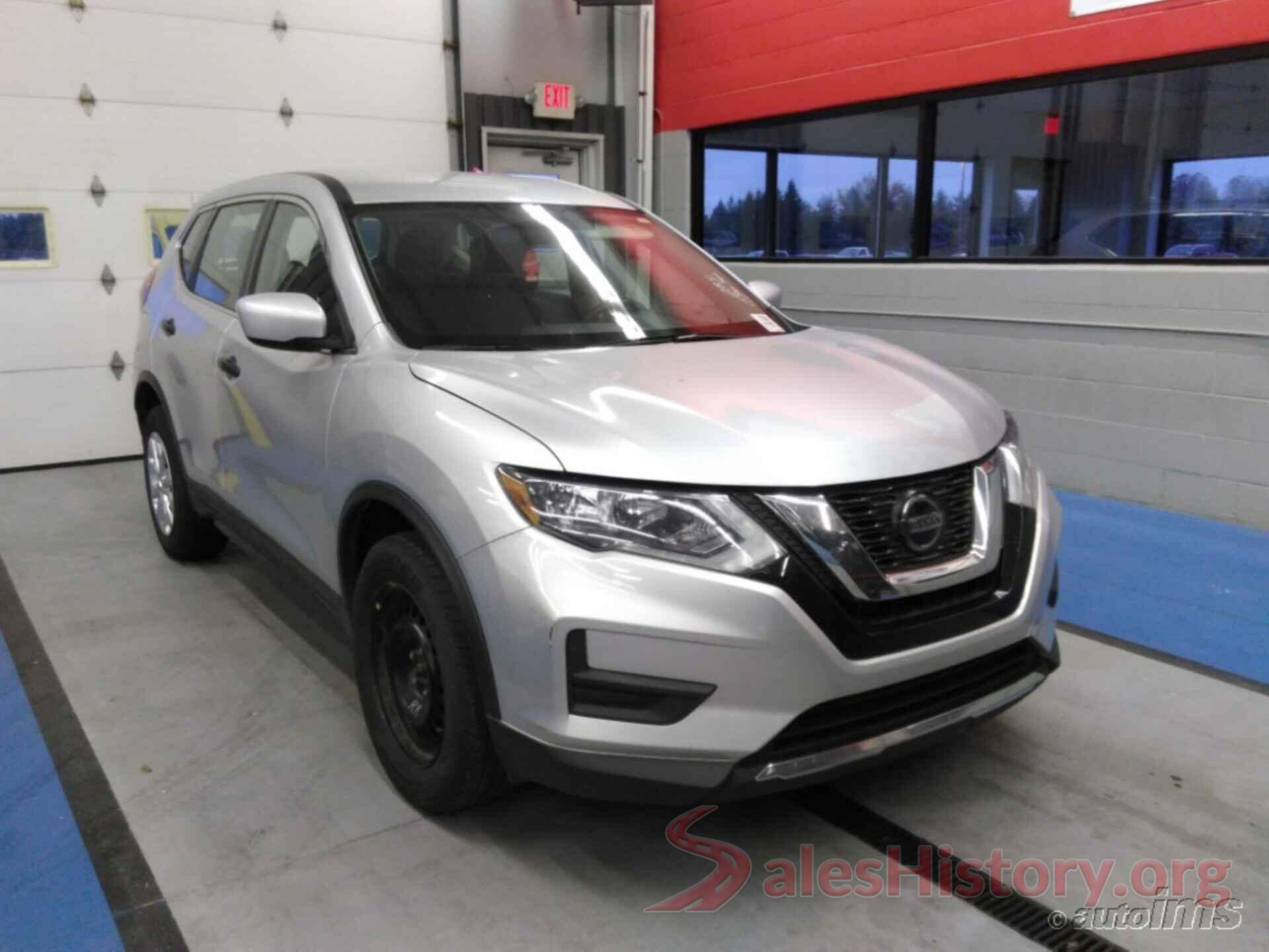 KNMAT2MV6JP568646 2018 NISSAN ROGUE