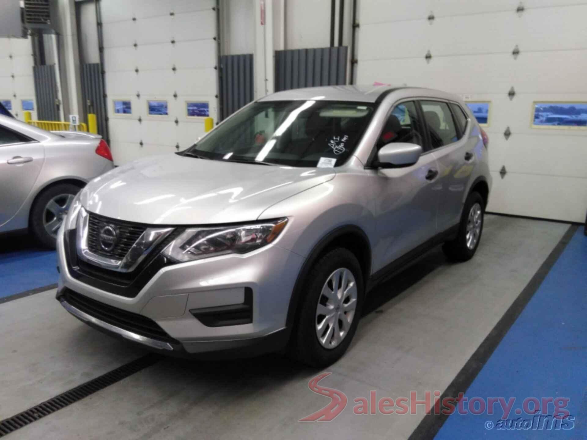 KNMAT2MV6JP568646 2018 NISSAN ROGUE