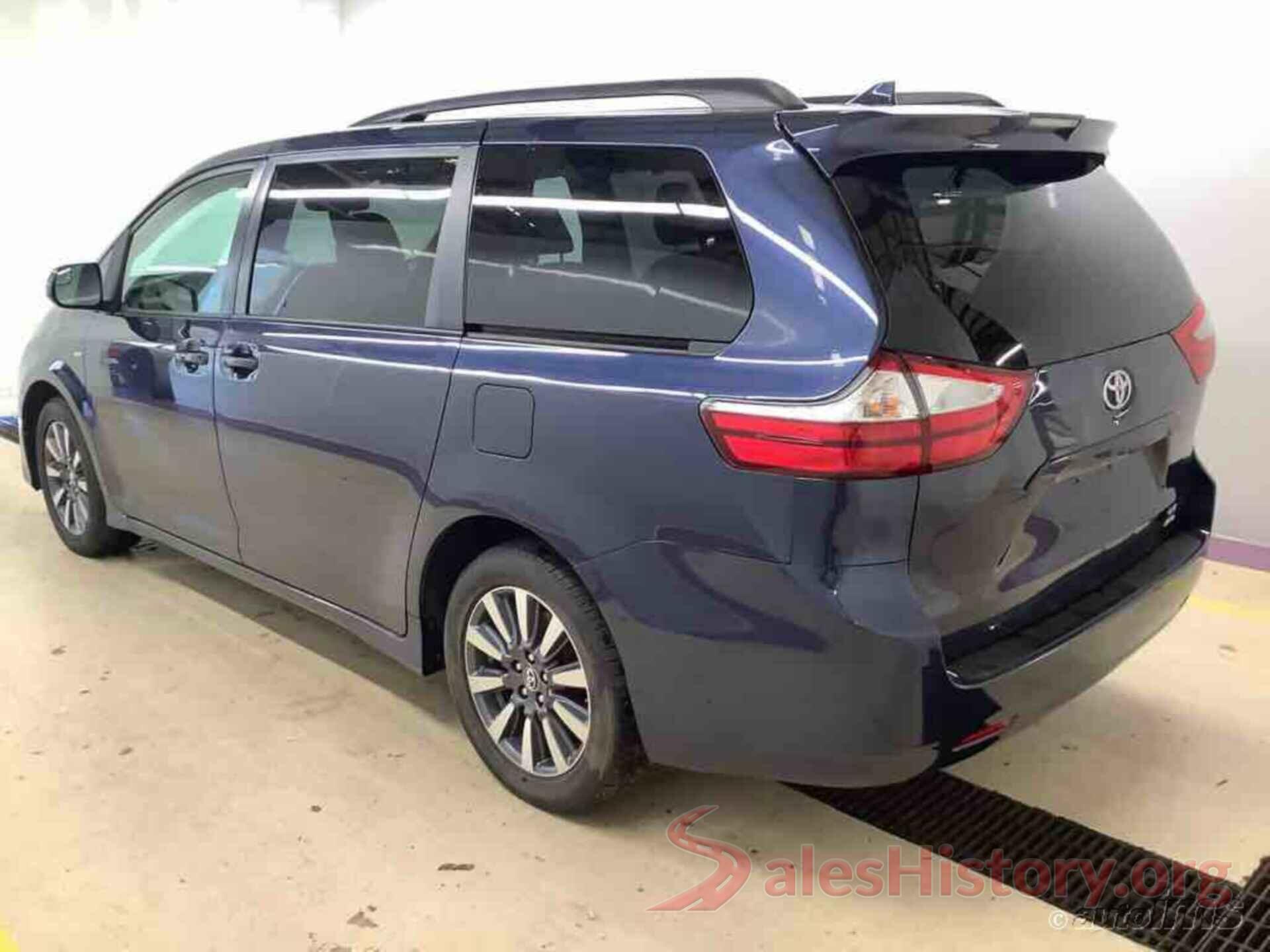 5TDJZ3DCXJS201807 2018 TOYOTA SIENNA