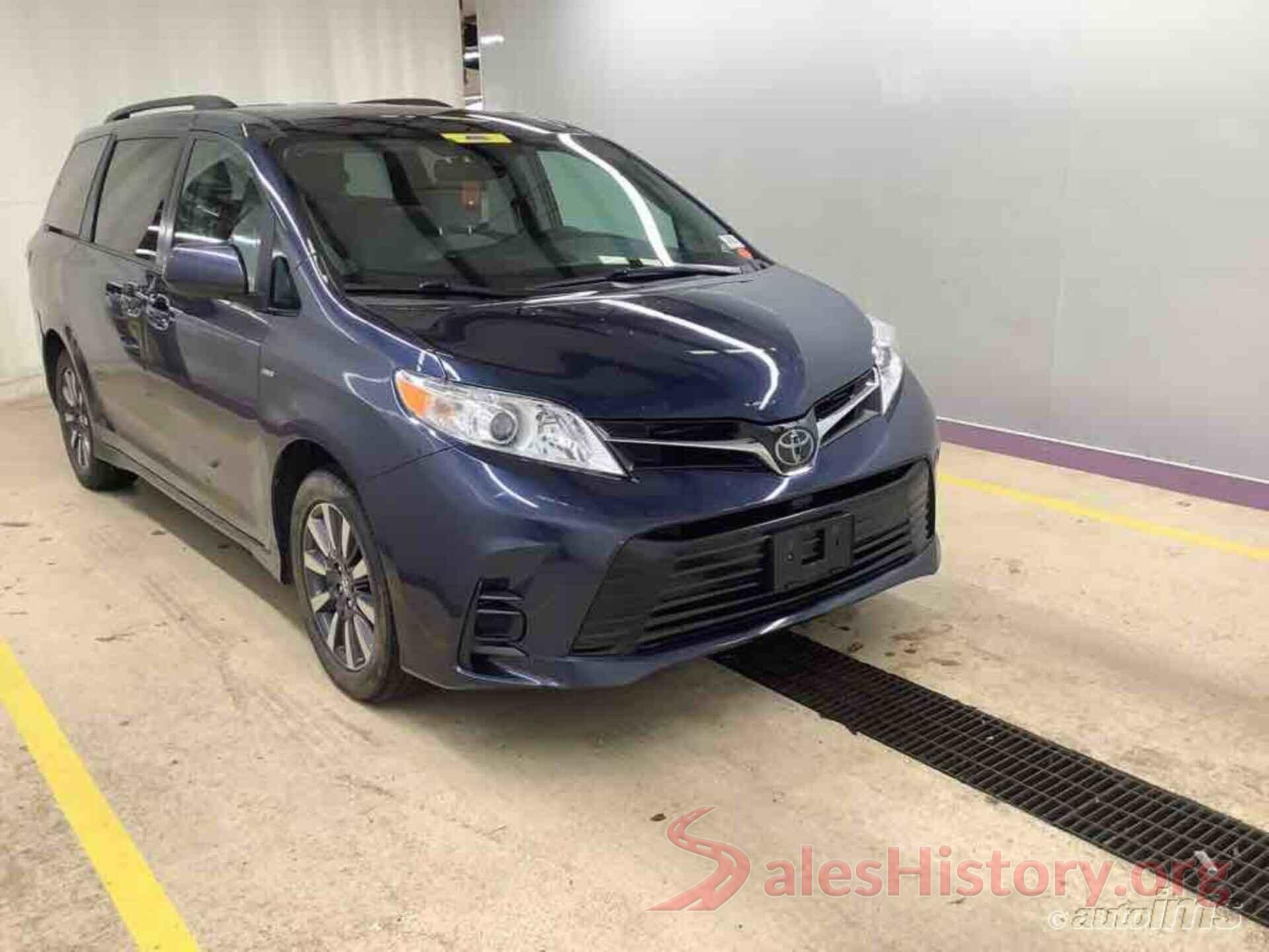 5TDJZ3DCXJS201807 2018 TOYOTA SIENNA