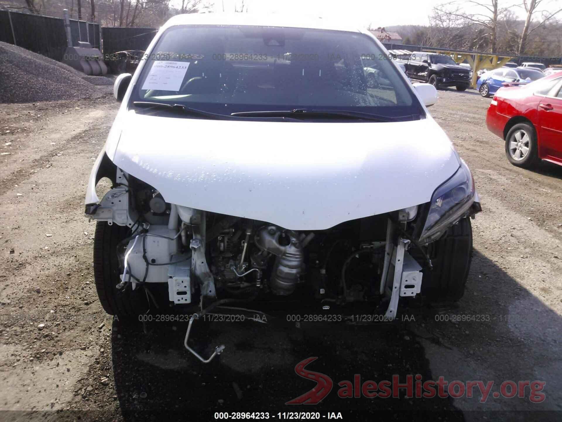 5TDXZ3DC6JS921583 2018 TOYOTA SIENNA