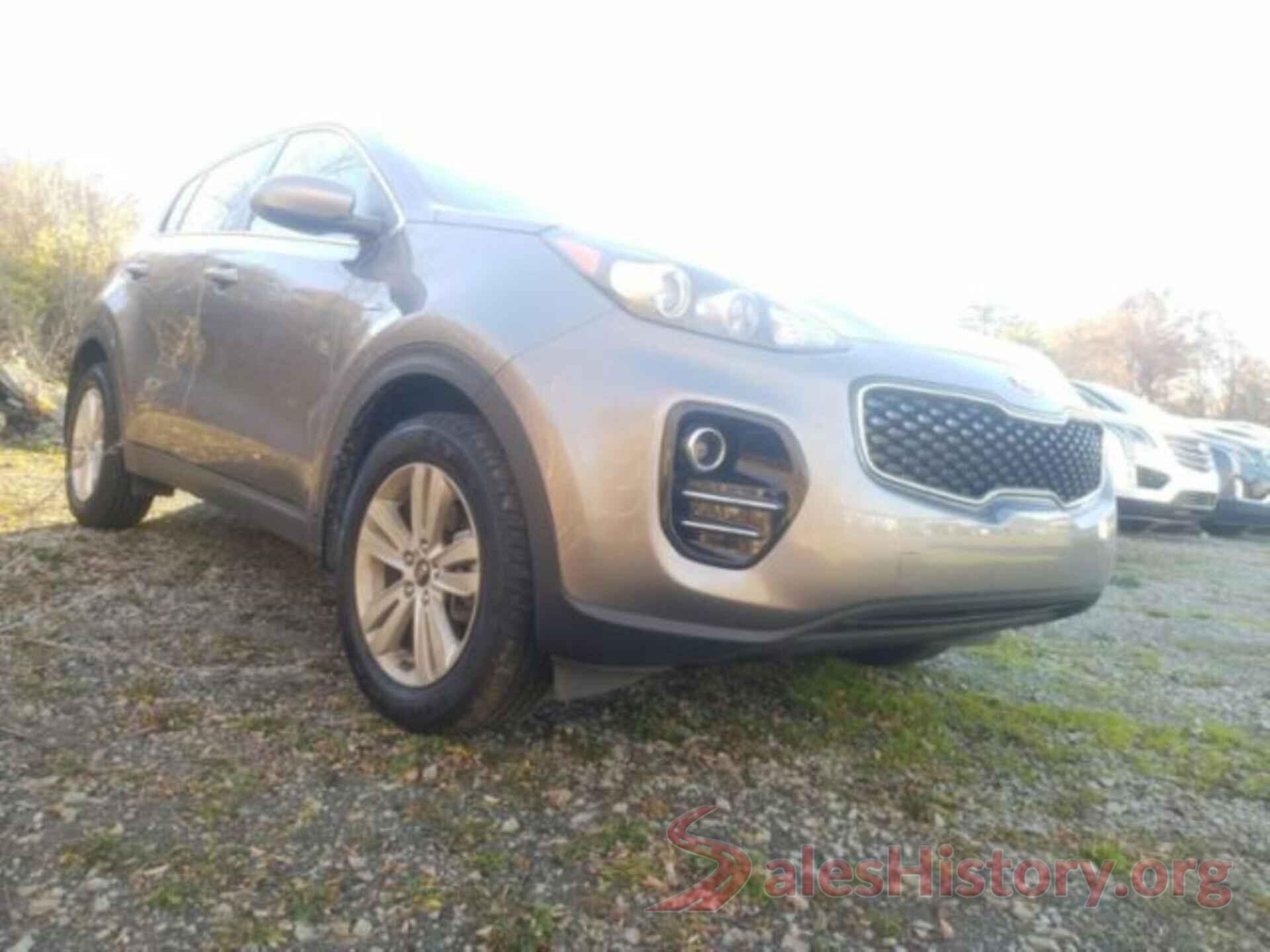 KNDPMCAC0J7365803 2018 KIA SPORTAGE