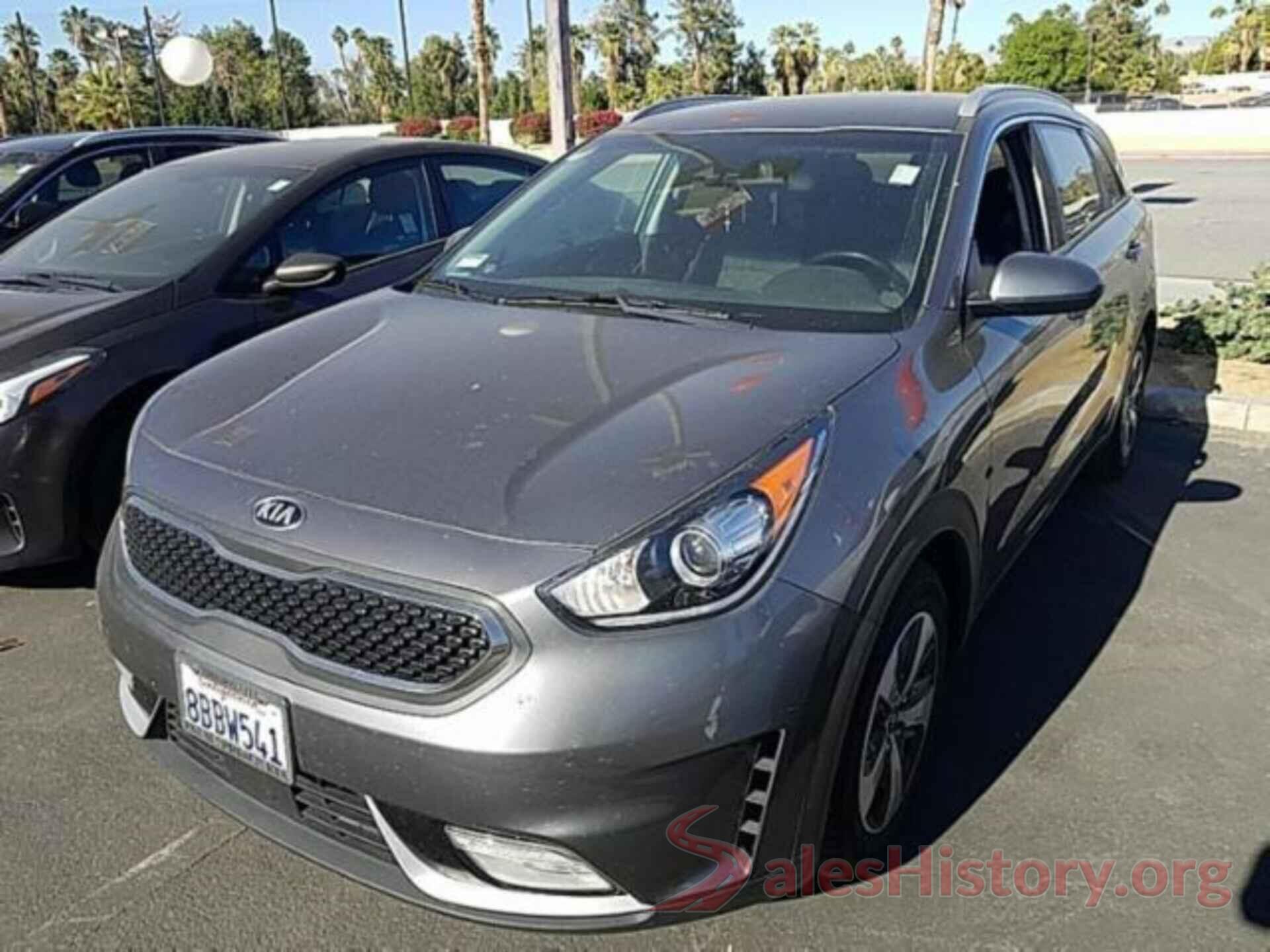 KNDCB3LC2J5132860 2018 KIA NIRO