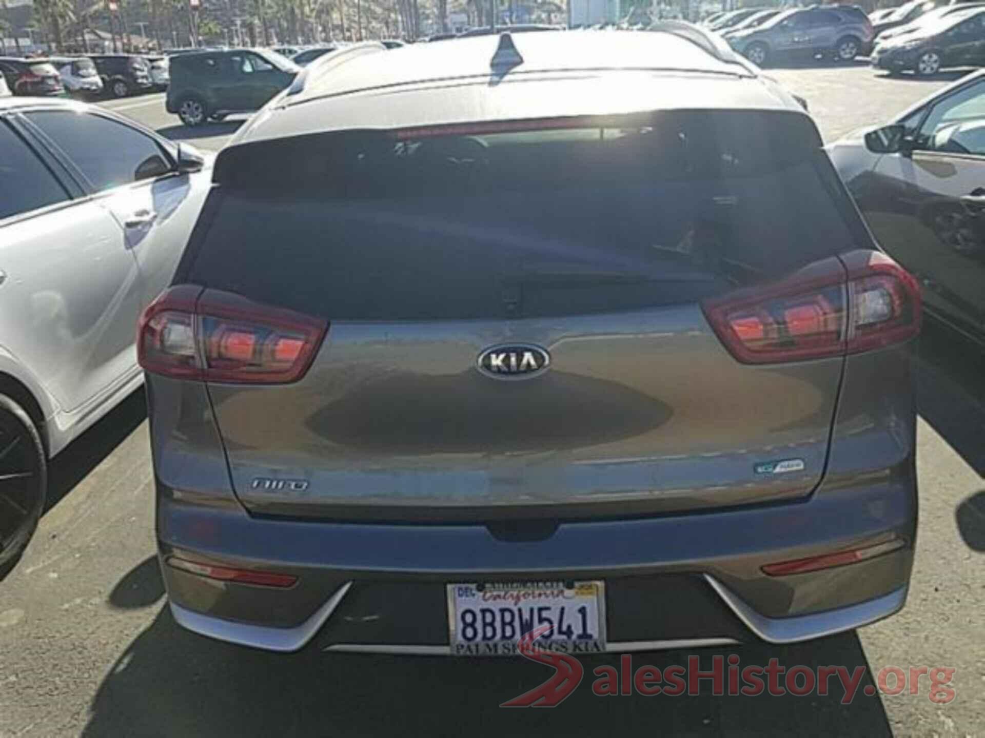 KNDCB3LC2J5132860 2018 KIA NIRO