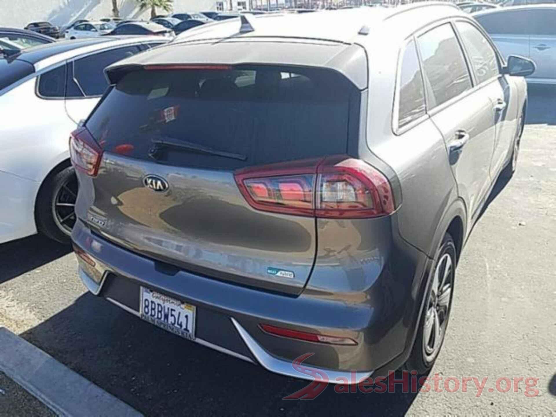 KNDCB3LC2J5132860 2018 KIA NIRO