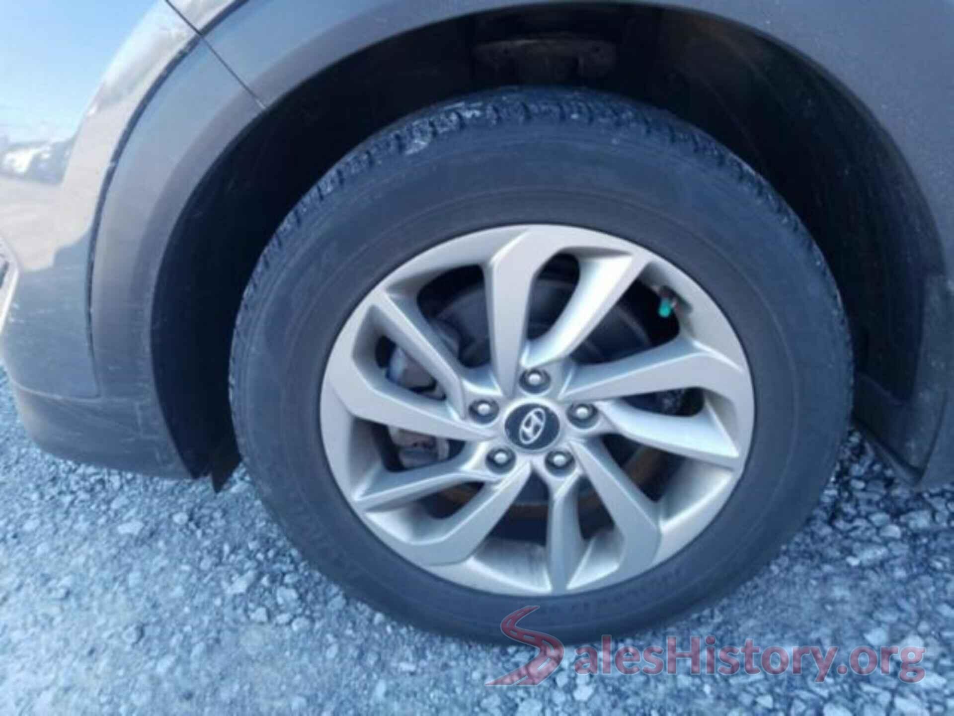 KM8J3CA44HU574504 2017 HYUNDAI TUCSON