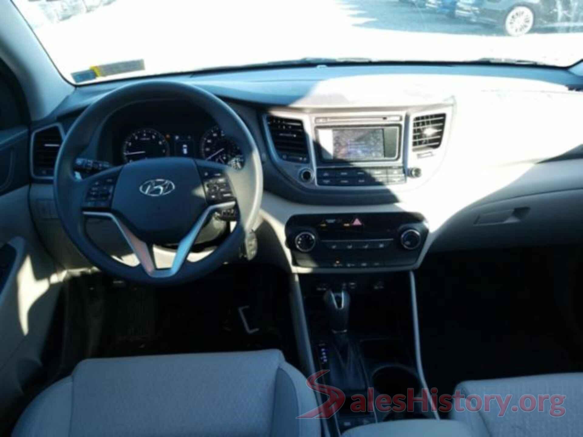 KM8J3CA44HU574504 2017 HYUNDAI TUCSON