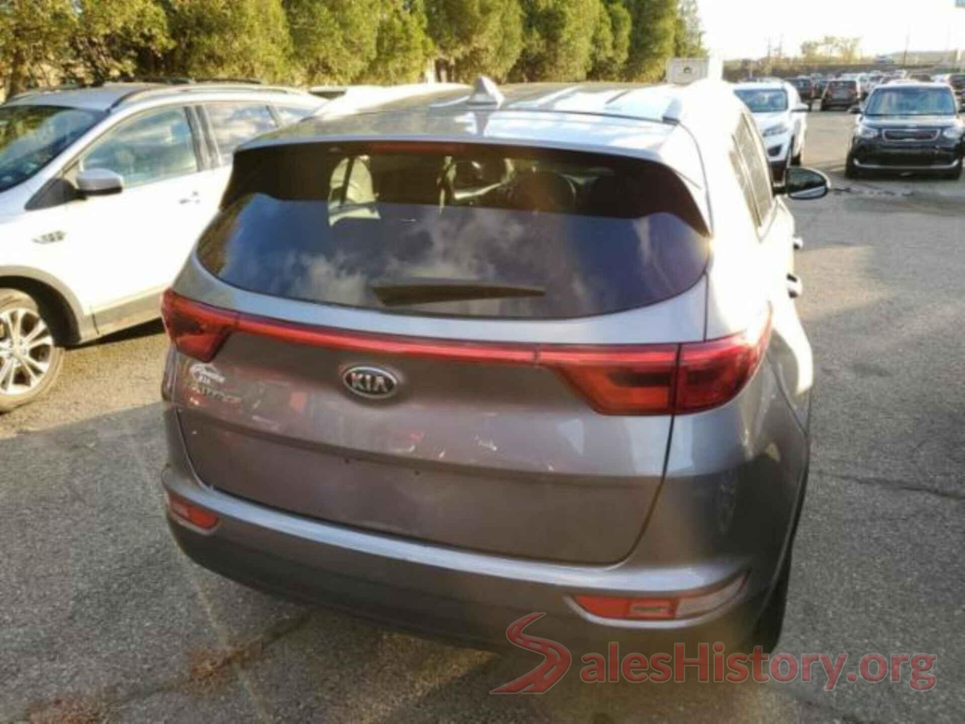 KNDPMCAC6J7305640 2018 KIA SPORTAGE