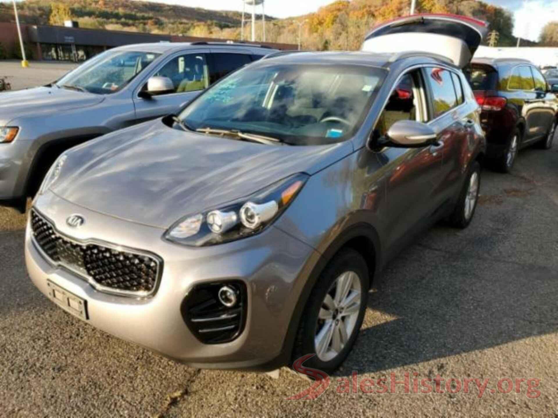 KNDPMCAC6J7305640 2018 KIA SPORTAGE