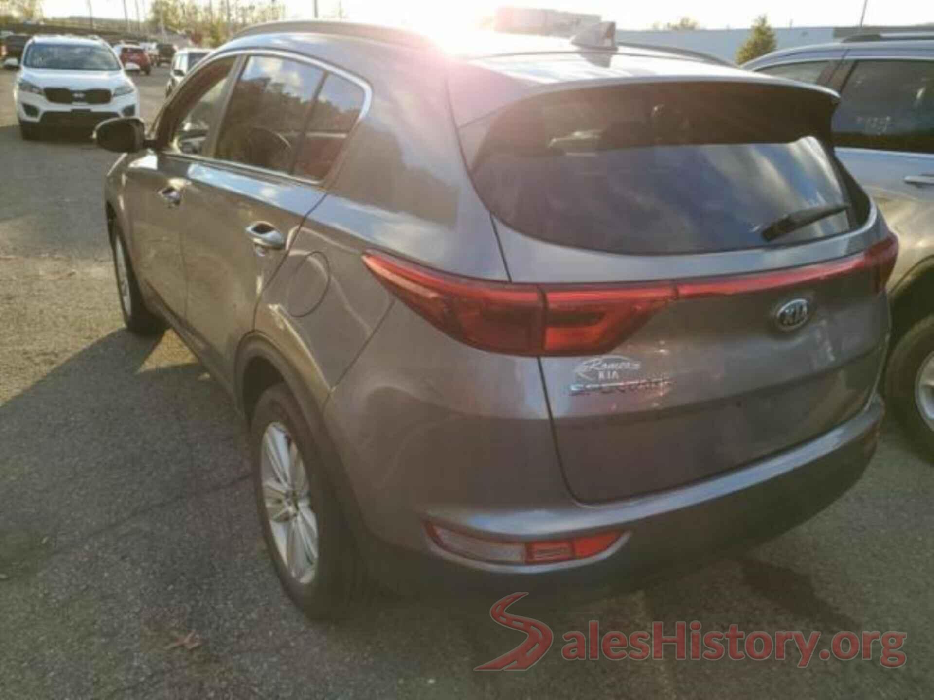 KNDPMCAC6J7305640 2018 KIA SPORTAGE