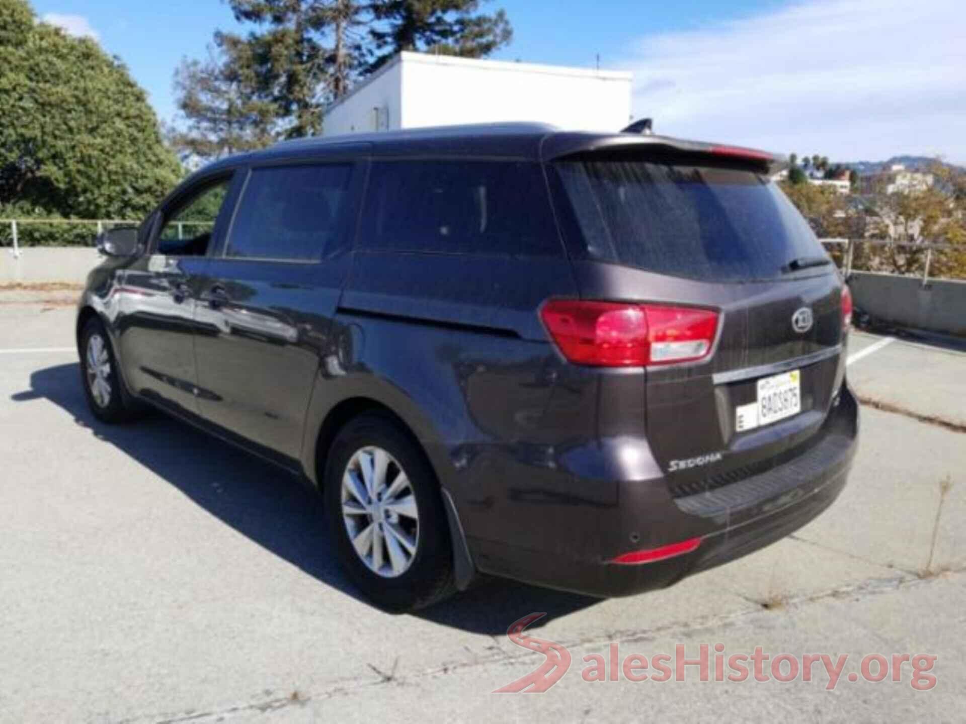 KNDMB5C16H6339156 2017 KIA SEDONA