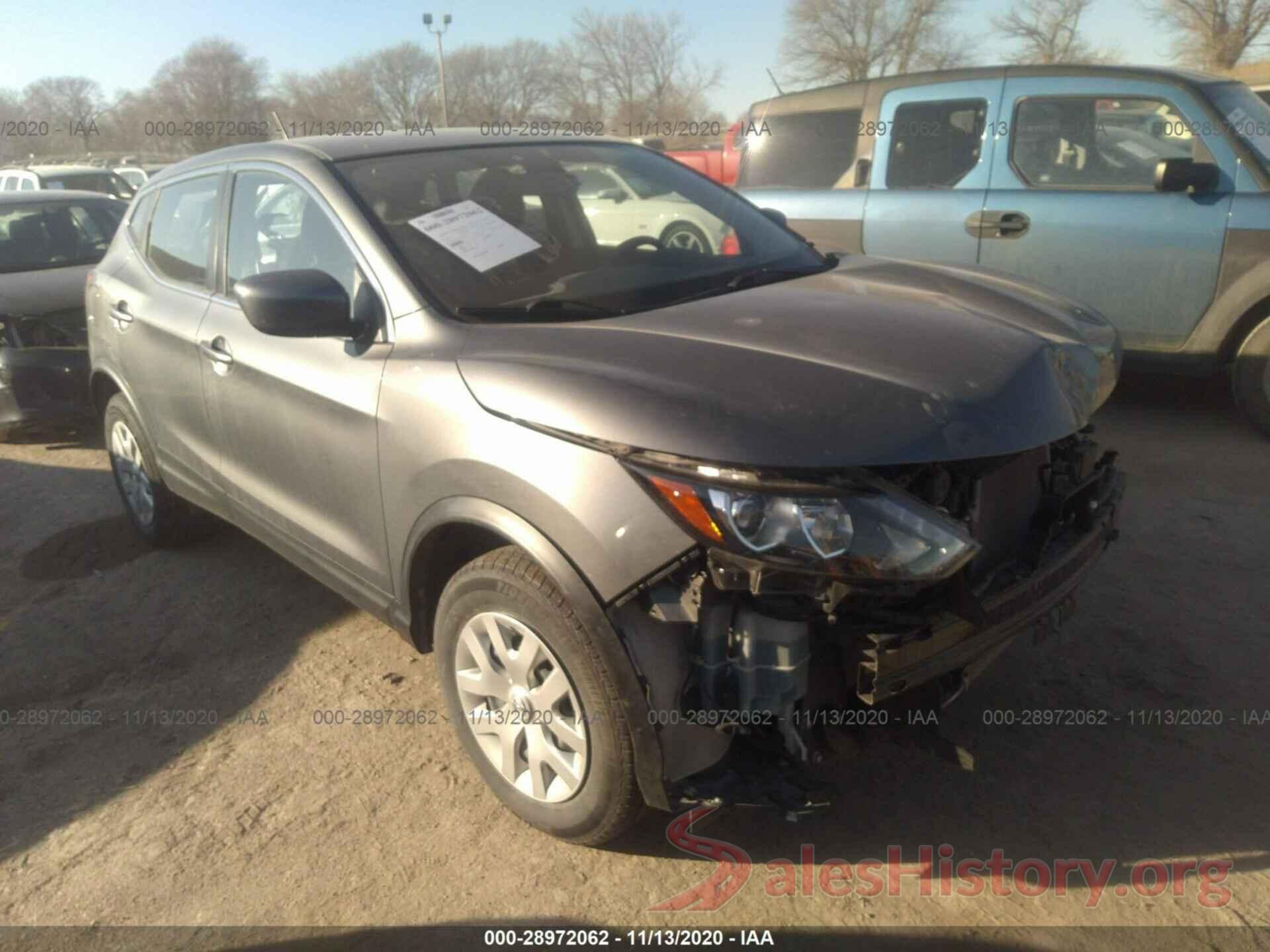 JN1BJ1CR2JW255787 2018 NISSAN ROGUE SPORT