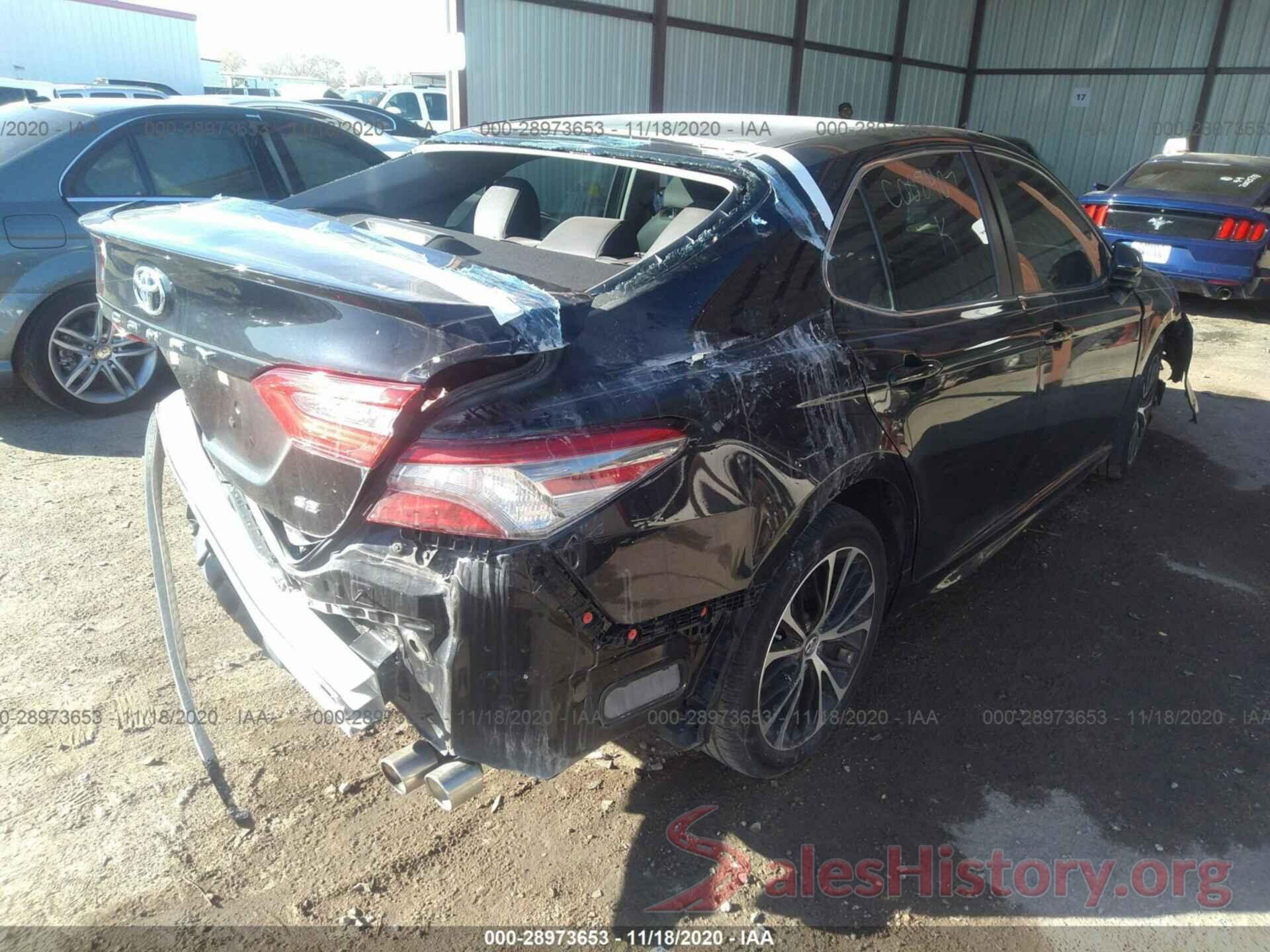 4T1B11HK4JU111383 2018 TOYOTA CAMRY