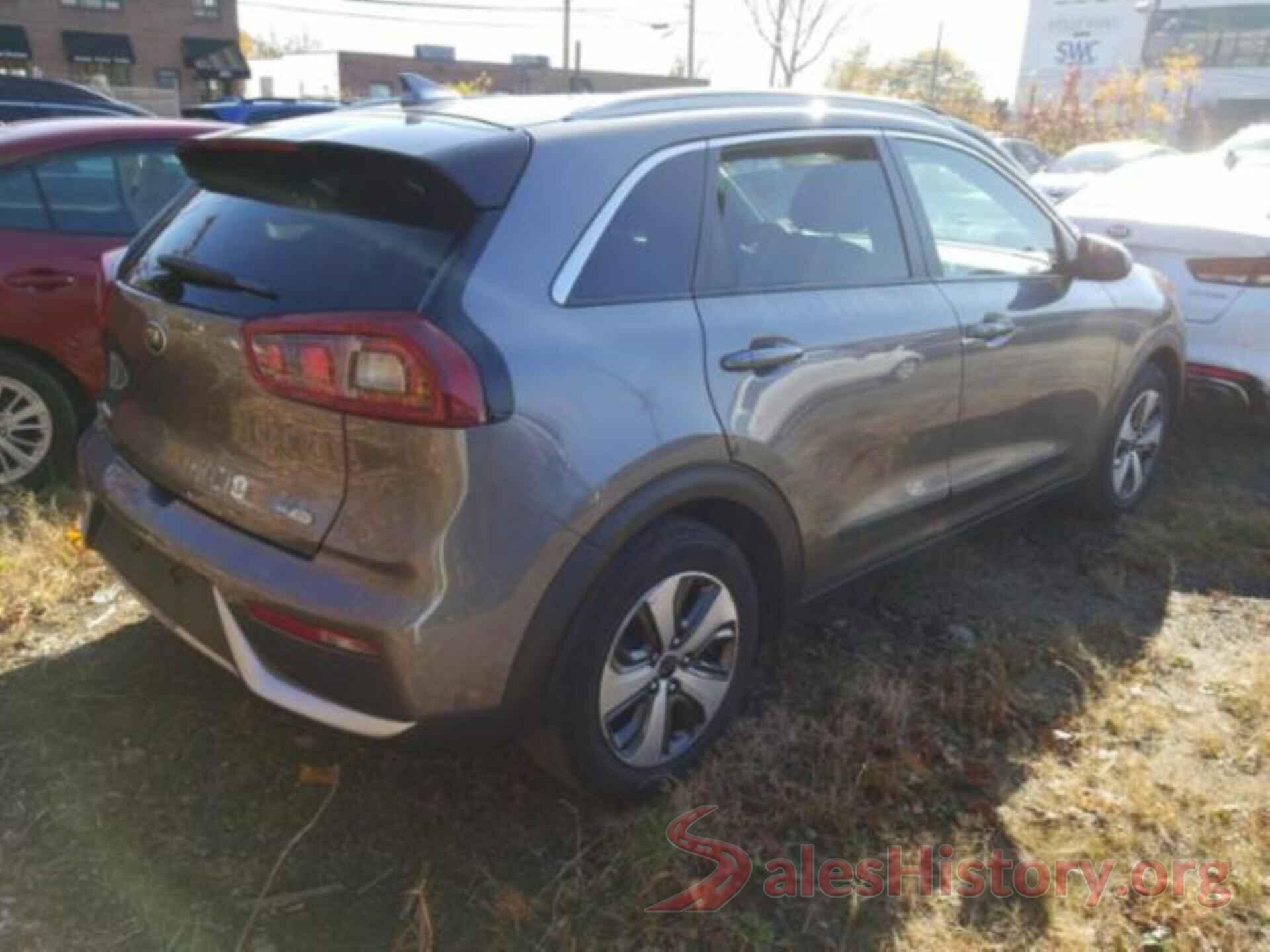 KNDCB3LC3J5118790 2018 KIA NIRO