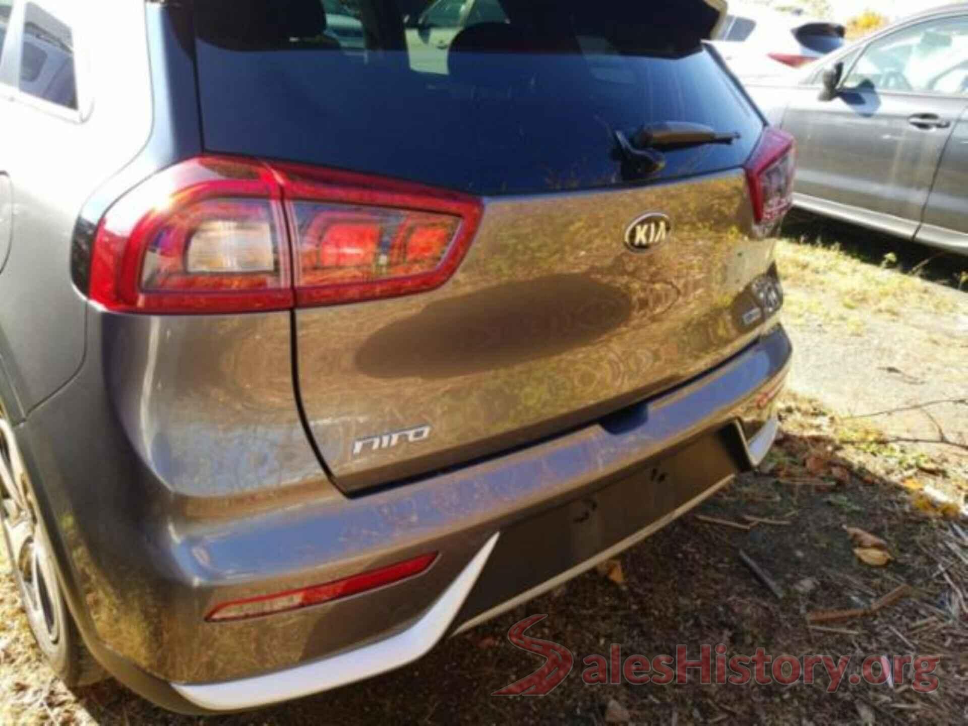 KNDCB3LC3J5118790 2018 KIA NIRO