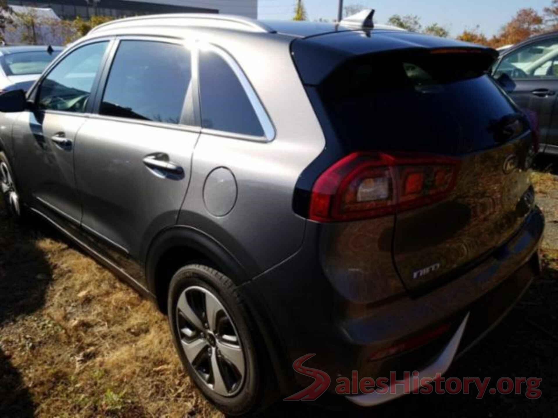 KNDCB3LC3J5118790 2018 KIA NIRO