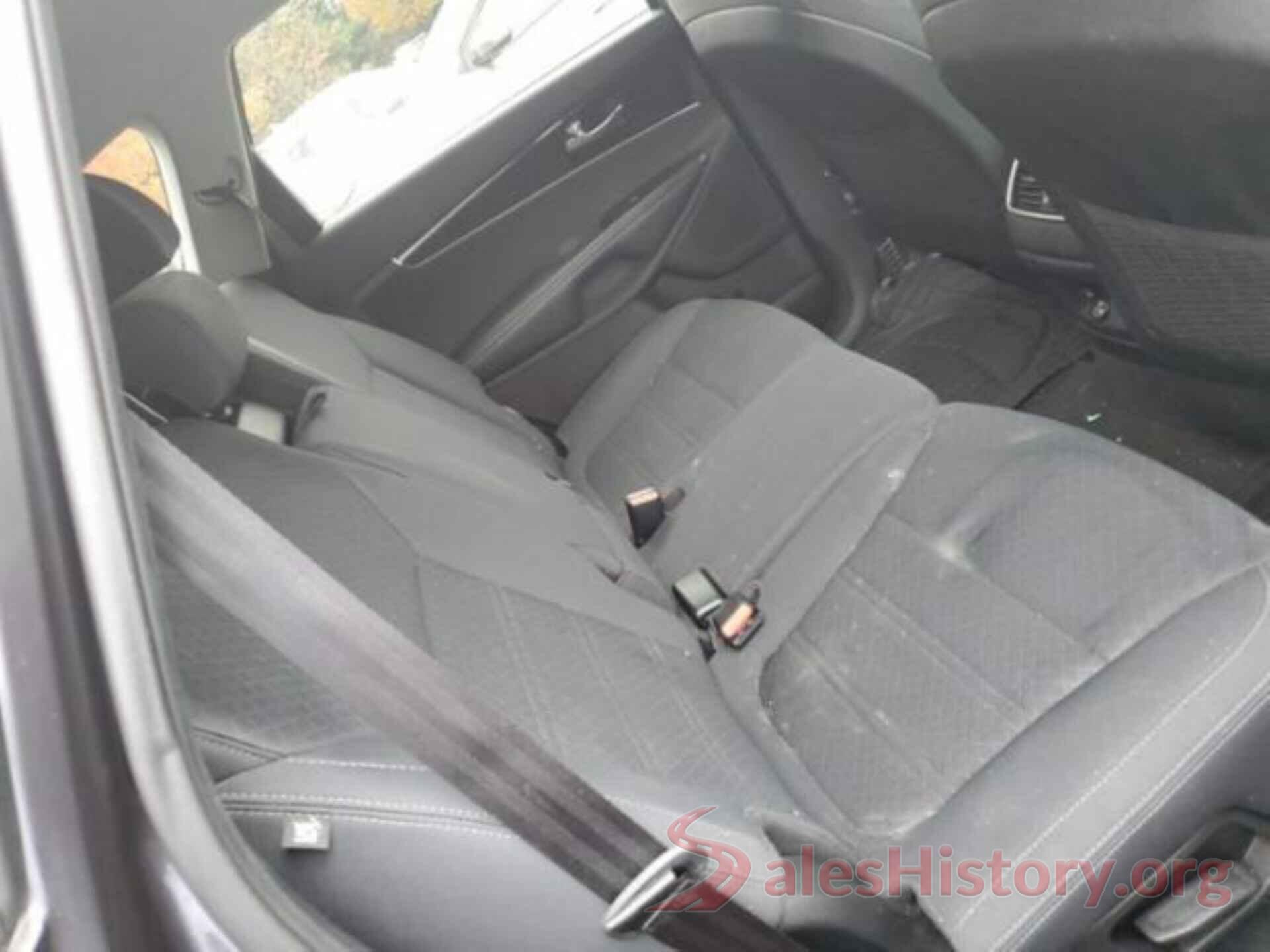 5XYPGDA35JG368633 2018 KIA SORENTO