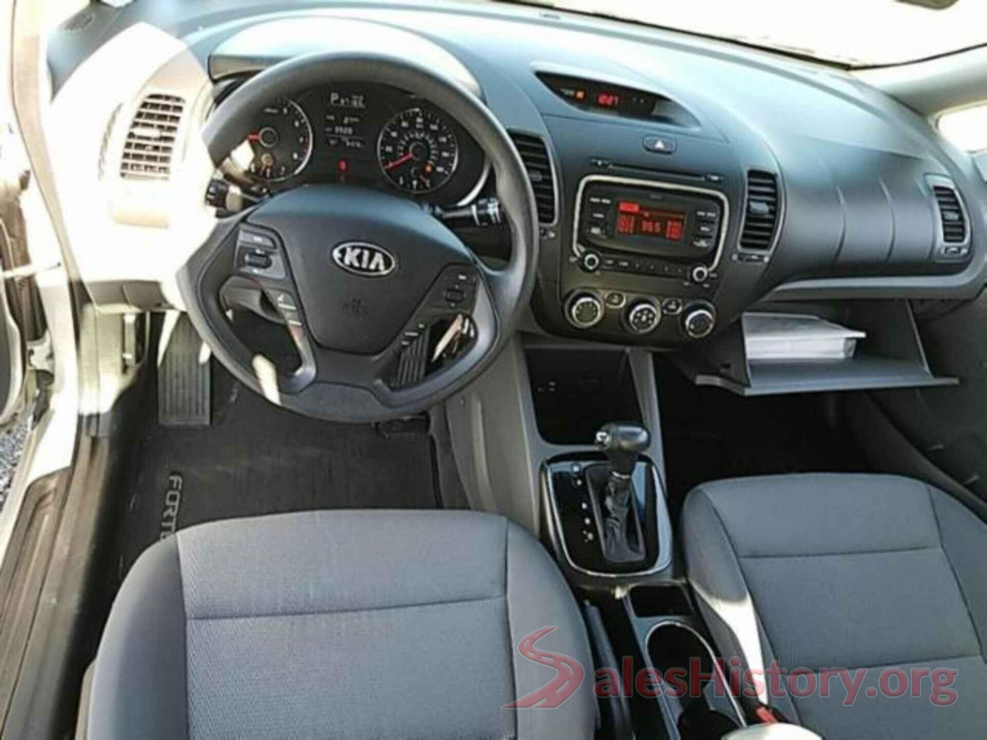 3KPFK4A75HE053660 2017 KIA FORTE