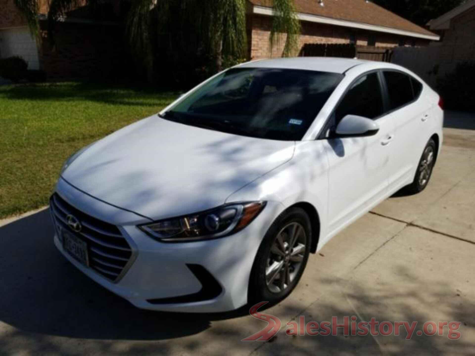 5NPD84LF9JH245143 2018 HYUNDAI ELANTRA