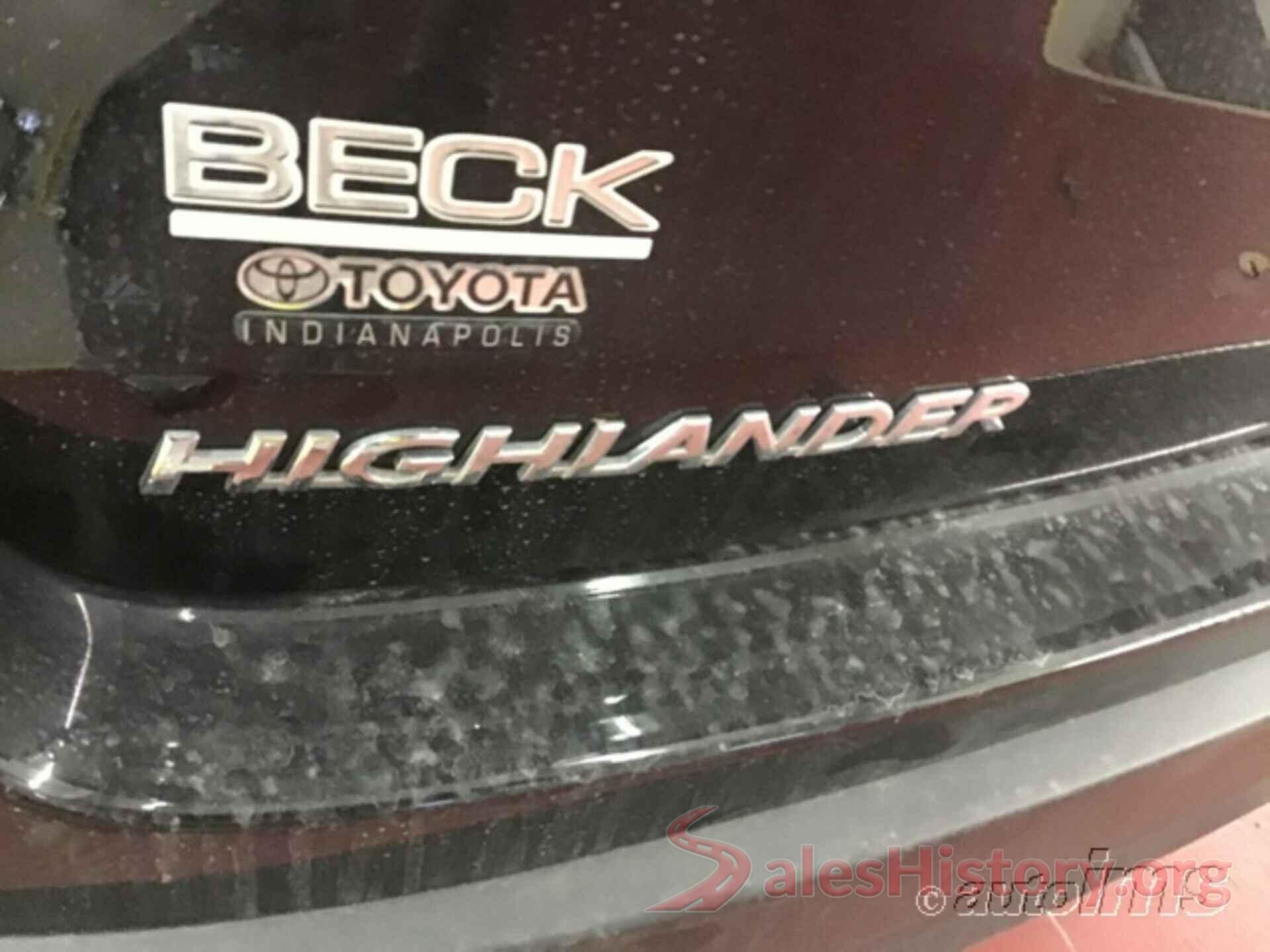 5TDBGRFH6JS038823 2018 TOYOTA HIGHLANDER