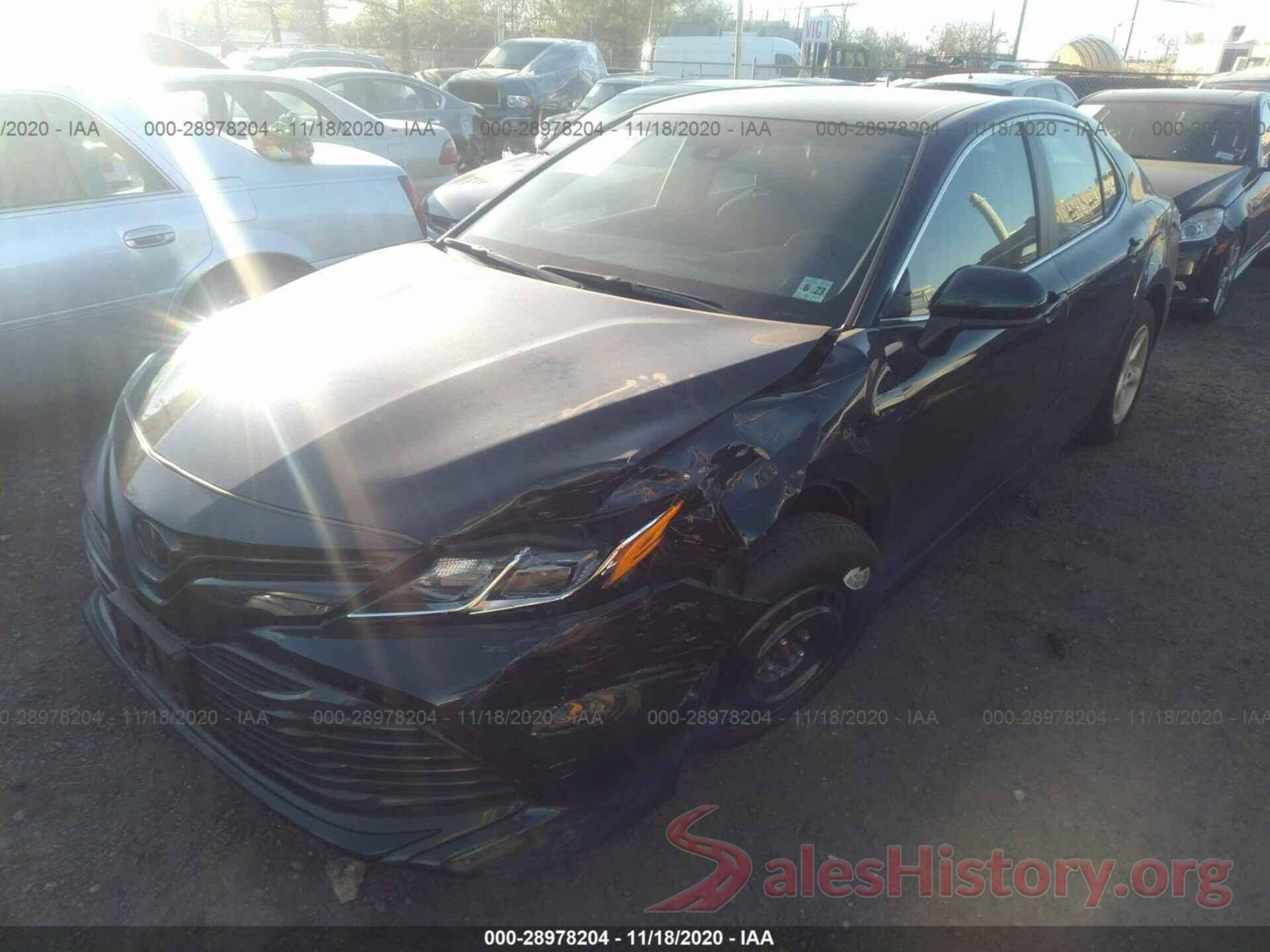 4T1B11HK3JU589519 2018 TOYOTA CAMRY