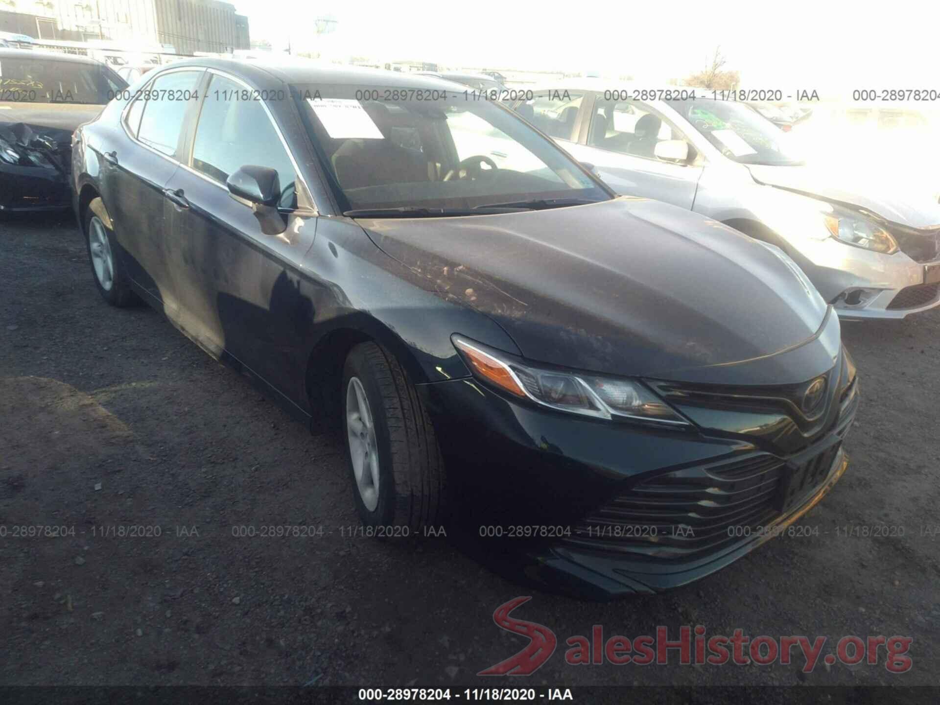 4T1B11HK3JU589519 2018 TOYOTA CAMRY