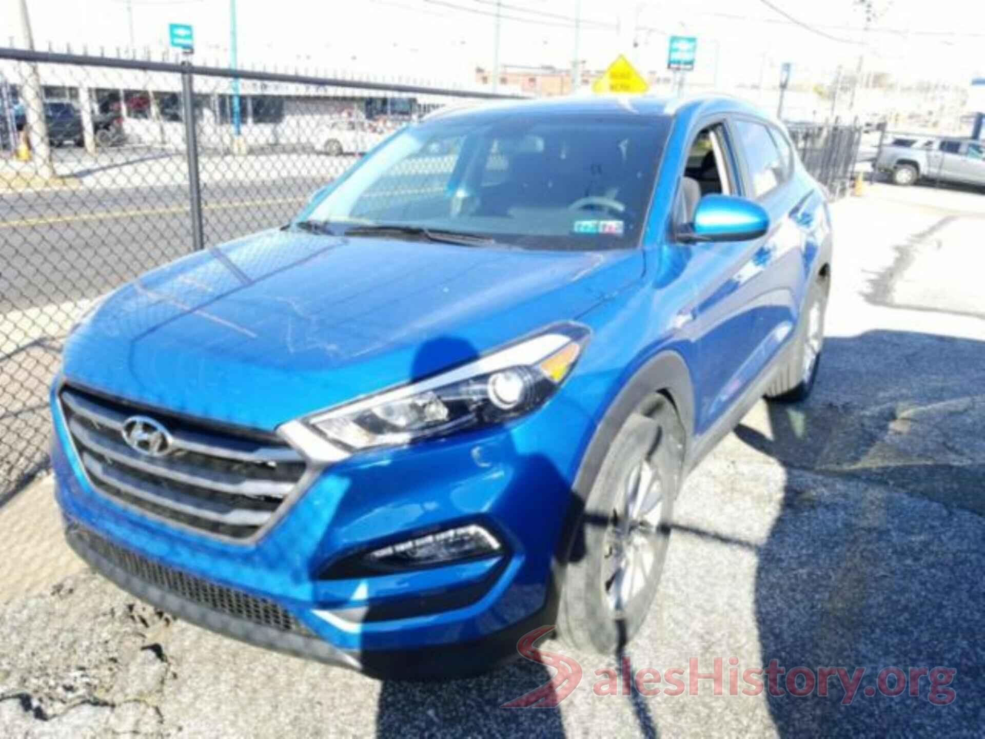 KM8J3CA42HU258258 2017 HYUNDAI TUCSON