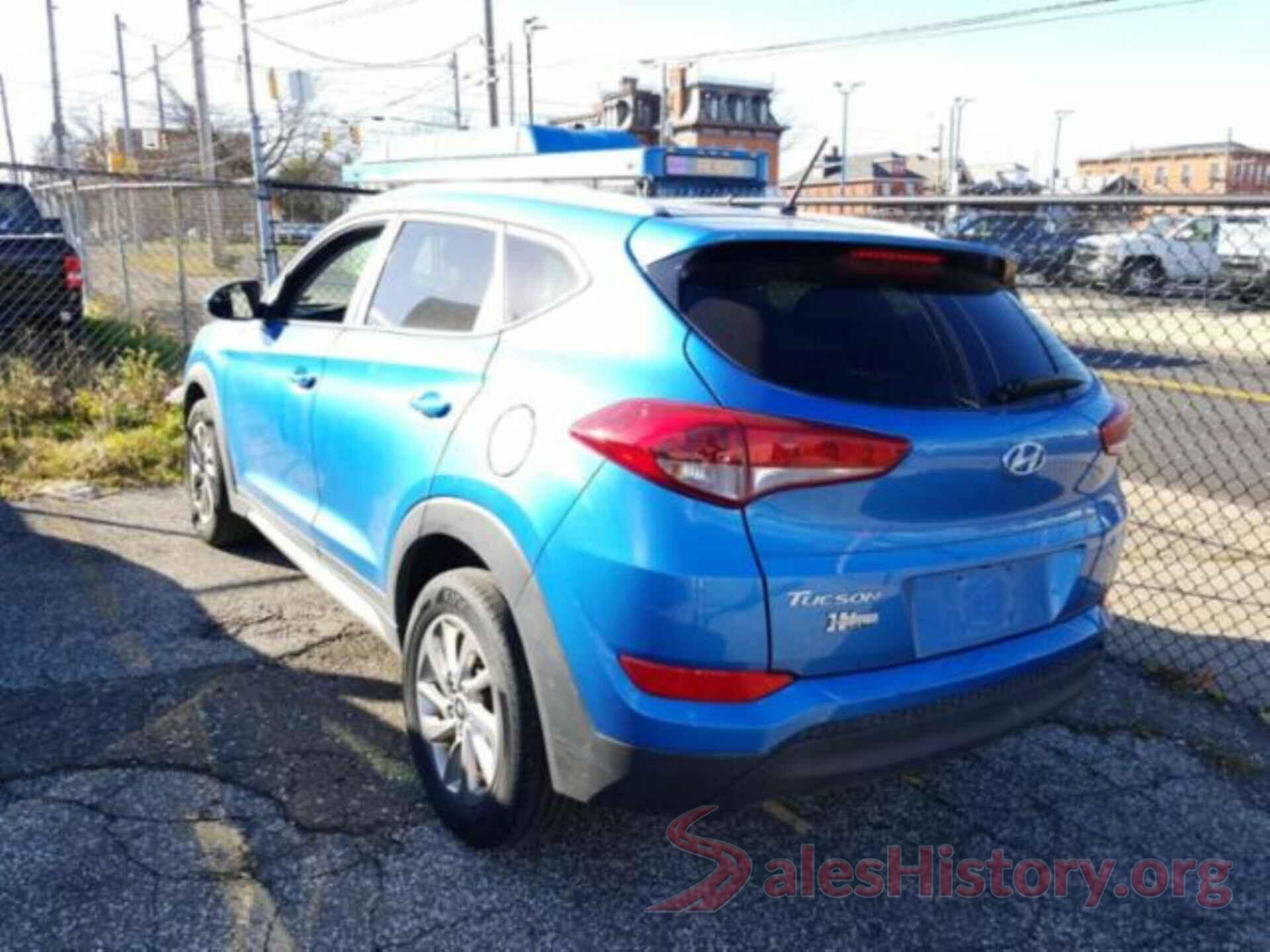 KM8J3CA42HU258258 2017 HYUNDAI TUCSON