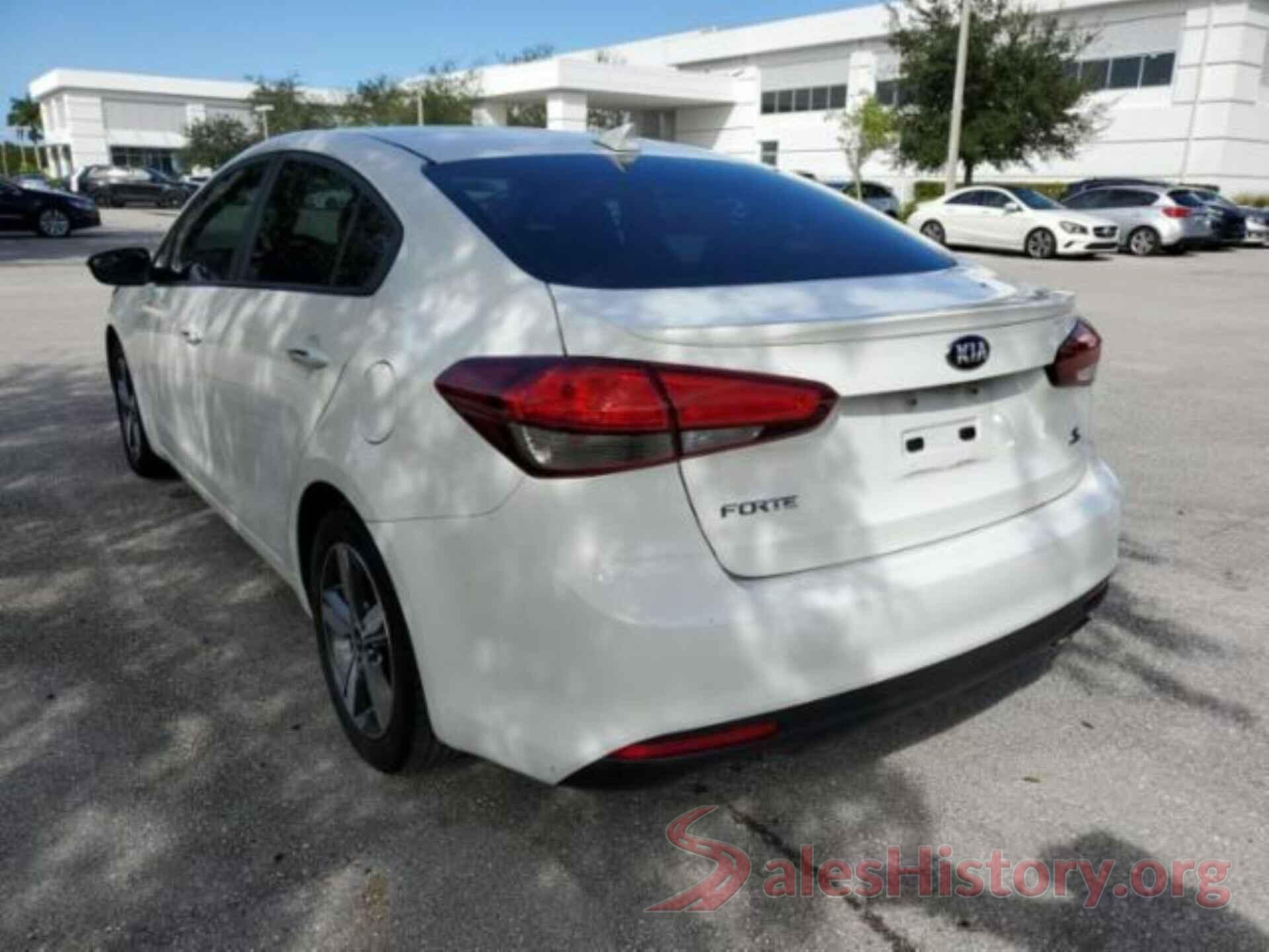 3KPFL4A75JE198104 2018 KIA FORTE