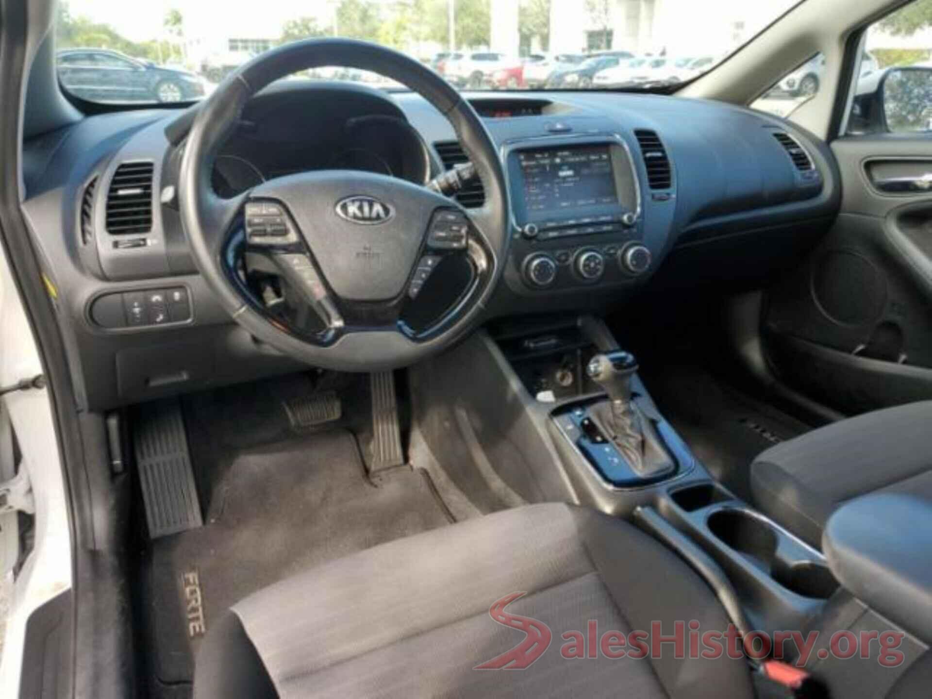 3KPFL4A75JE198104 2018 KIA FORTE