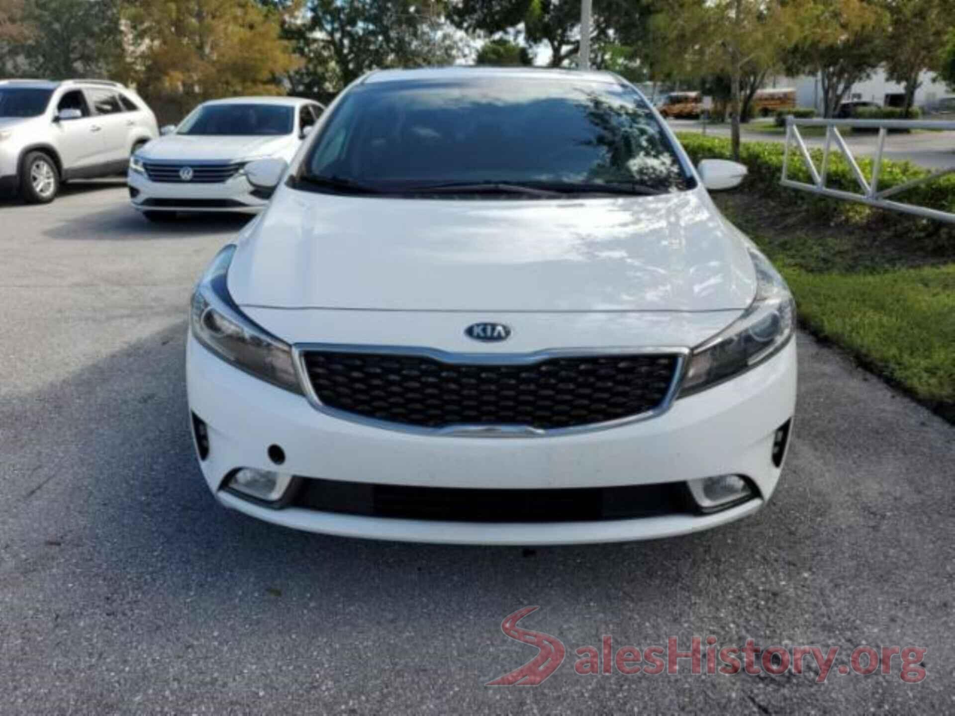 3KPFL4A75JE198104 2018 KIA FORTE