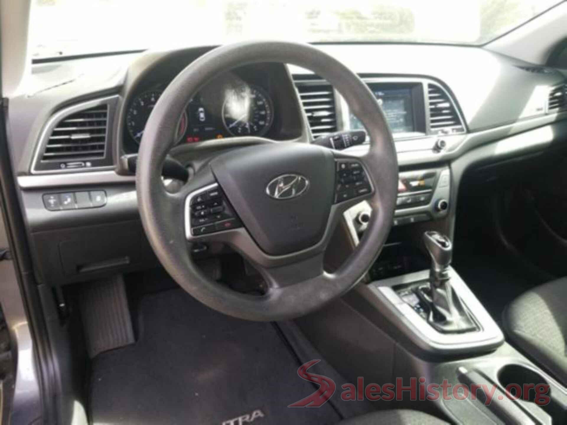 5NPD84LFXJH285926 2018 HYUNDAI ELANTRA