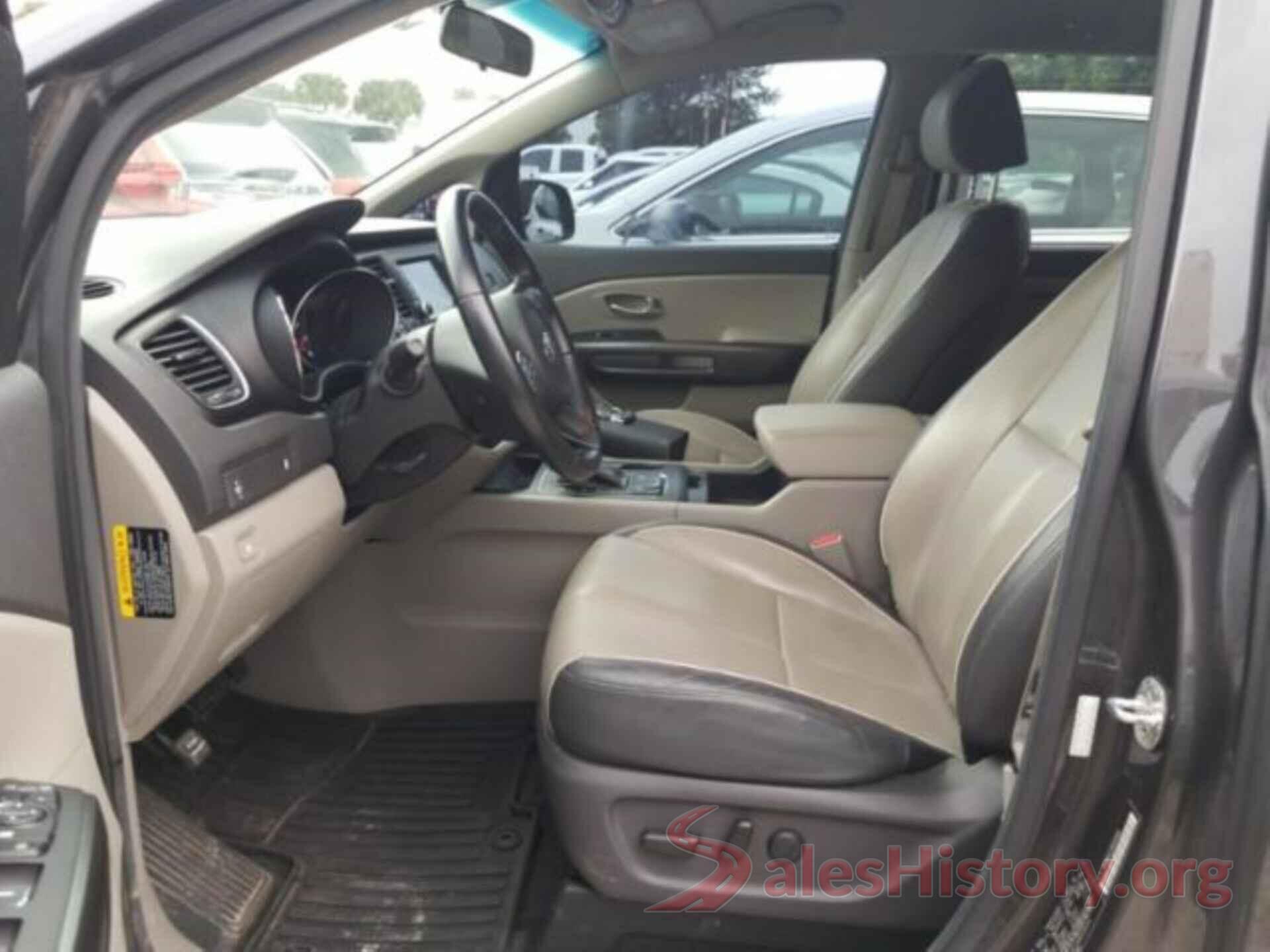 KNDMB5C13H6328101 2017 KIA SEDONA