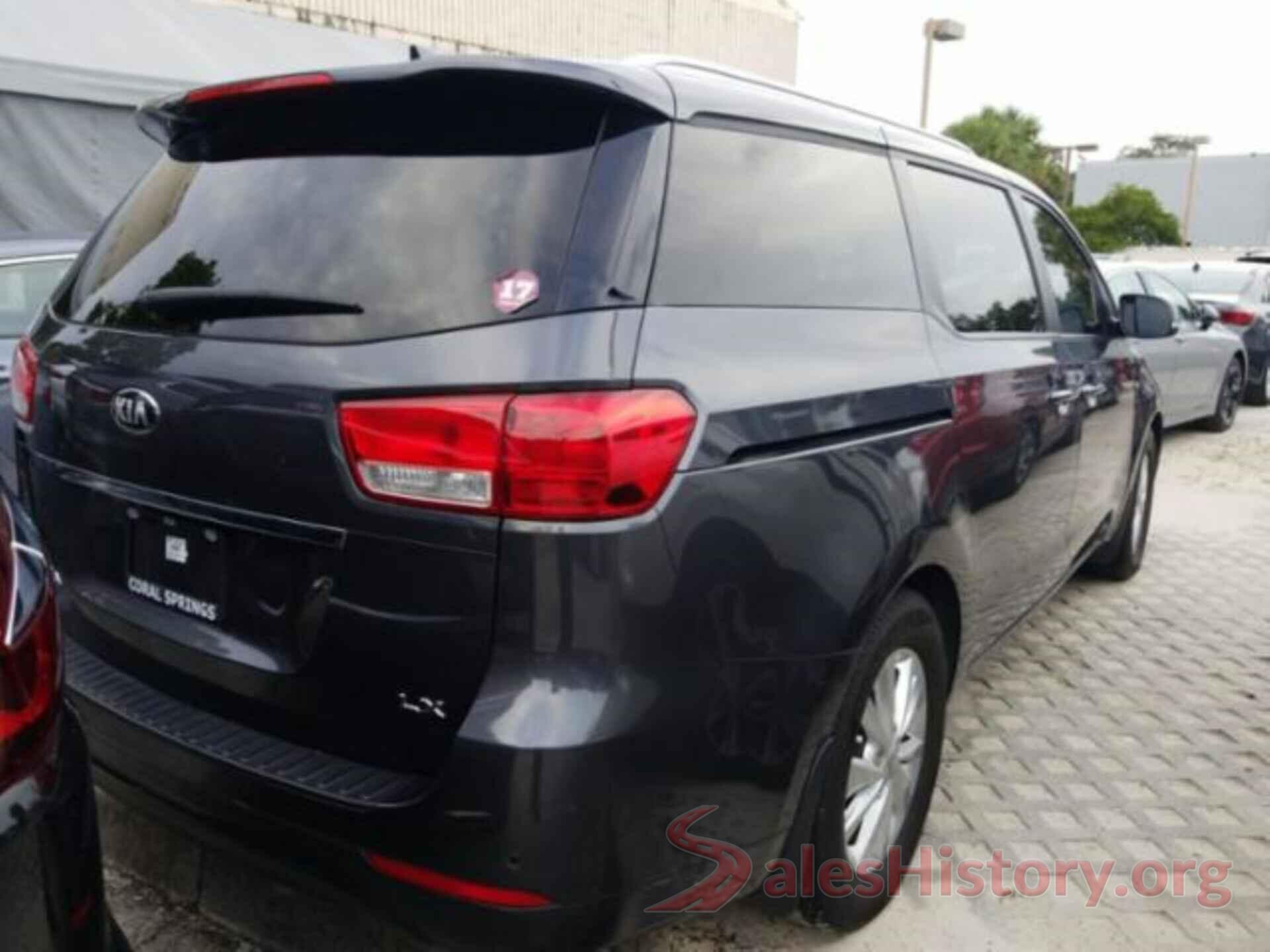 KNDMB5C13H6328101 2017 KIA SEDONA