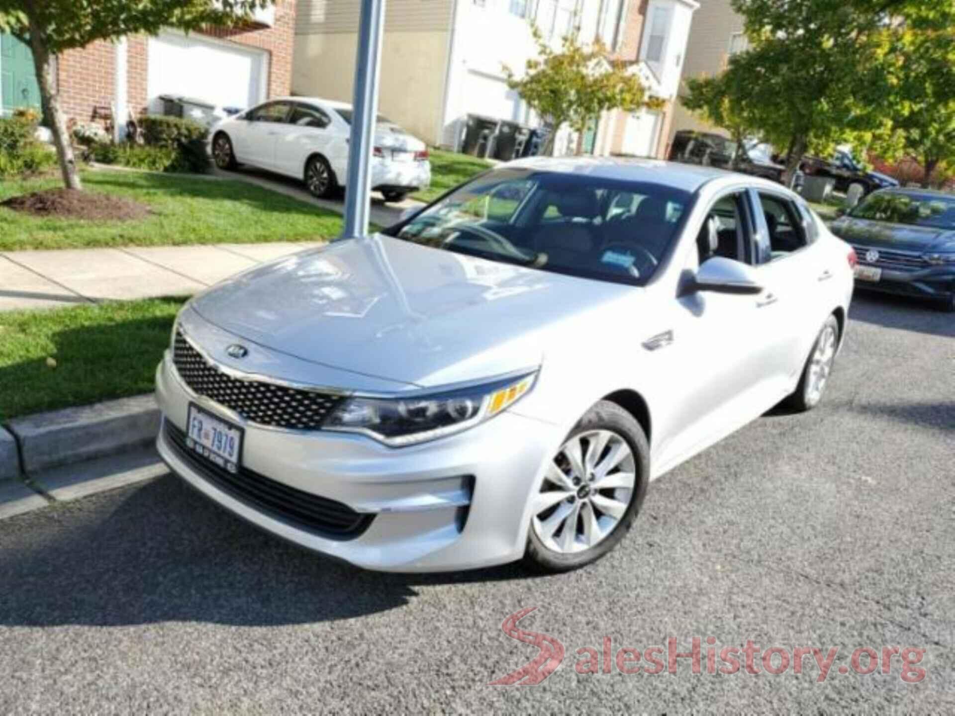 5XXGU4L38JG195118 2018 KIA OPTIMA