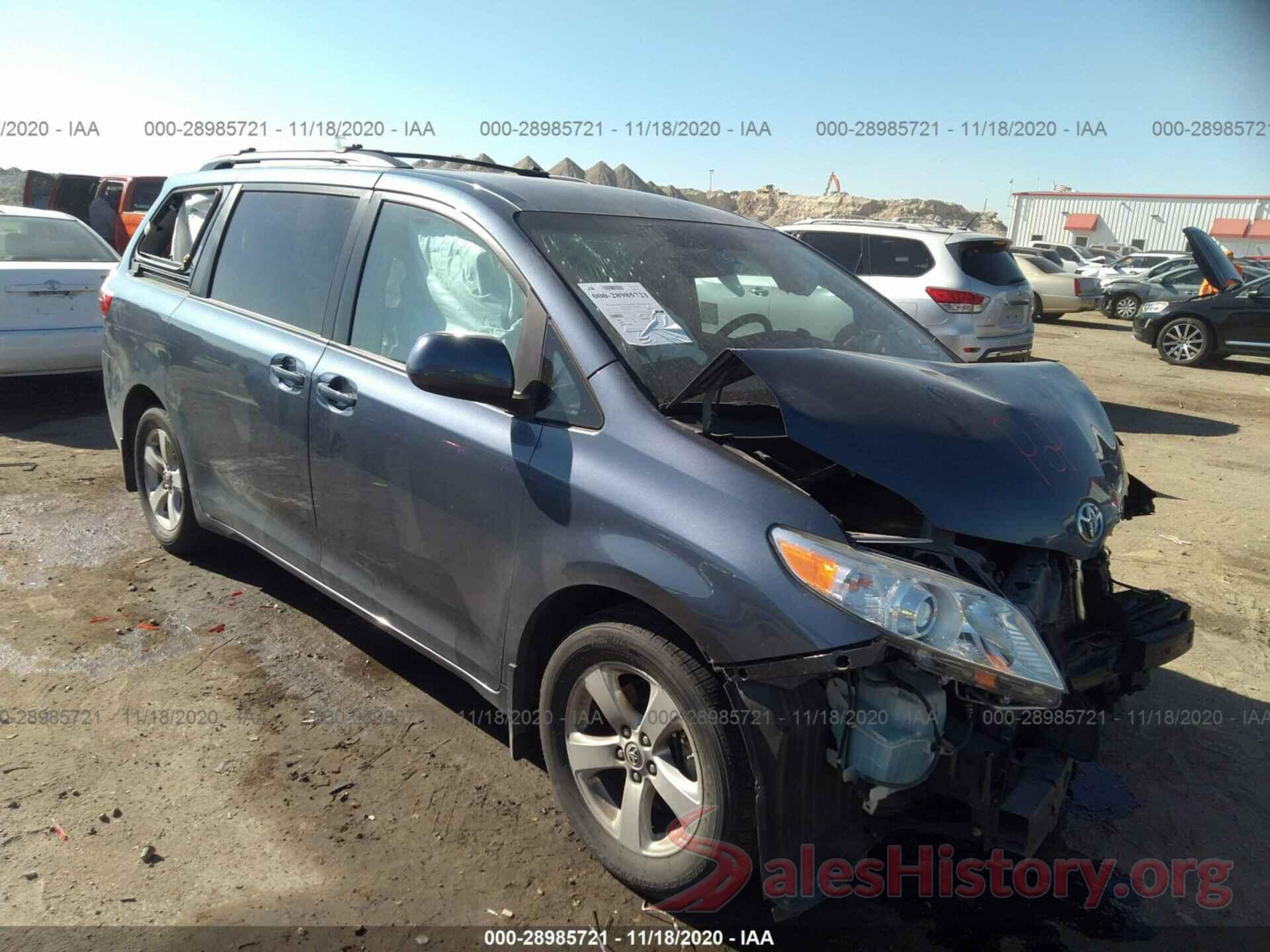 5TDKZ3DC2HS782928 2017 TOYOTA SIENNA