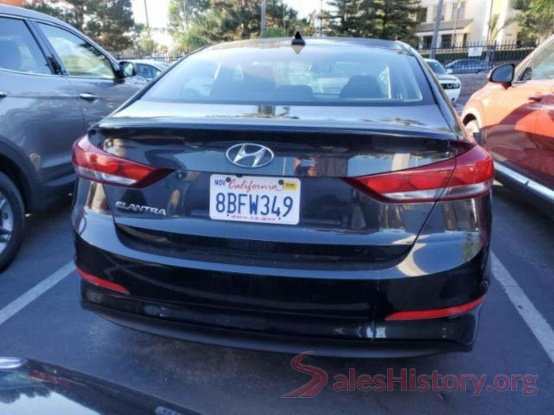 5NPD84LF5JH213581 2018 HYUNDAI ELANTRA