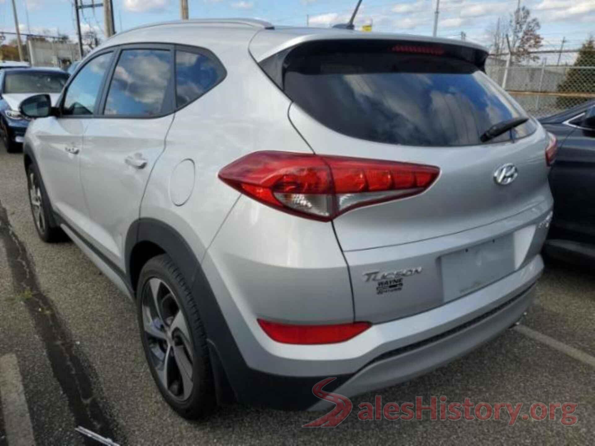 KM8J3CA22HU593227 2017 HYUNDAI TUCSON