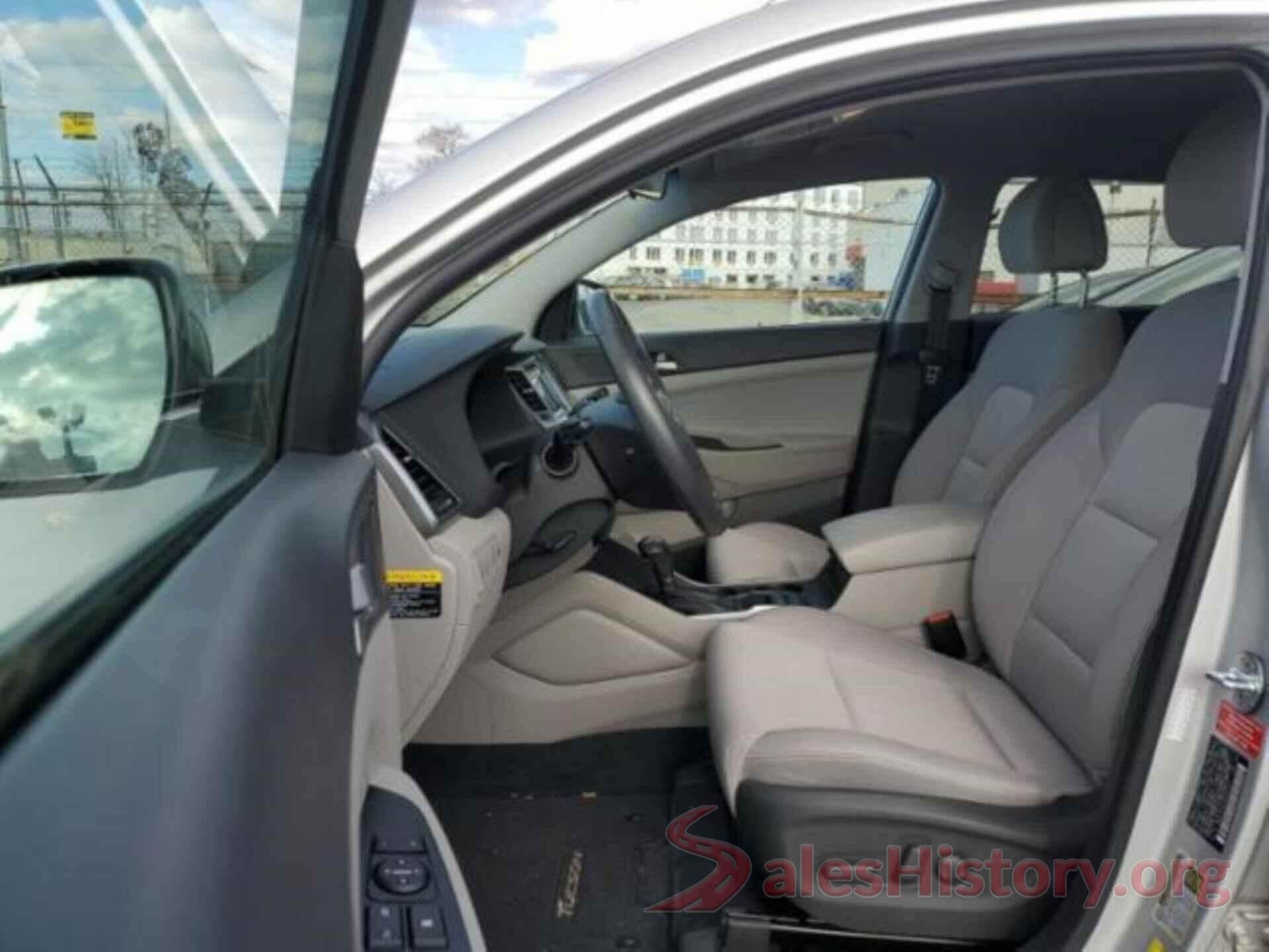 KM8J3CA22HU593227 2017 HYUNDAI TUCSON