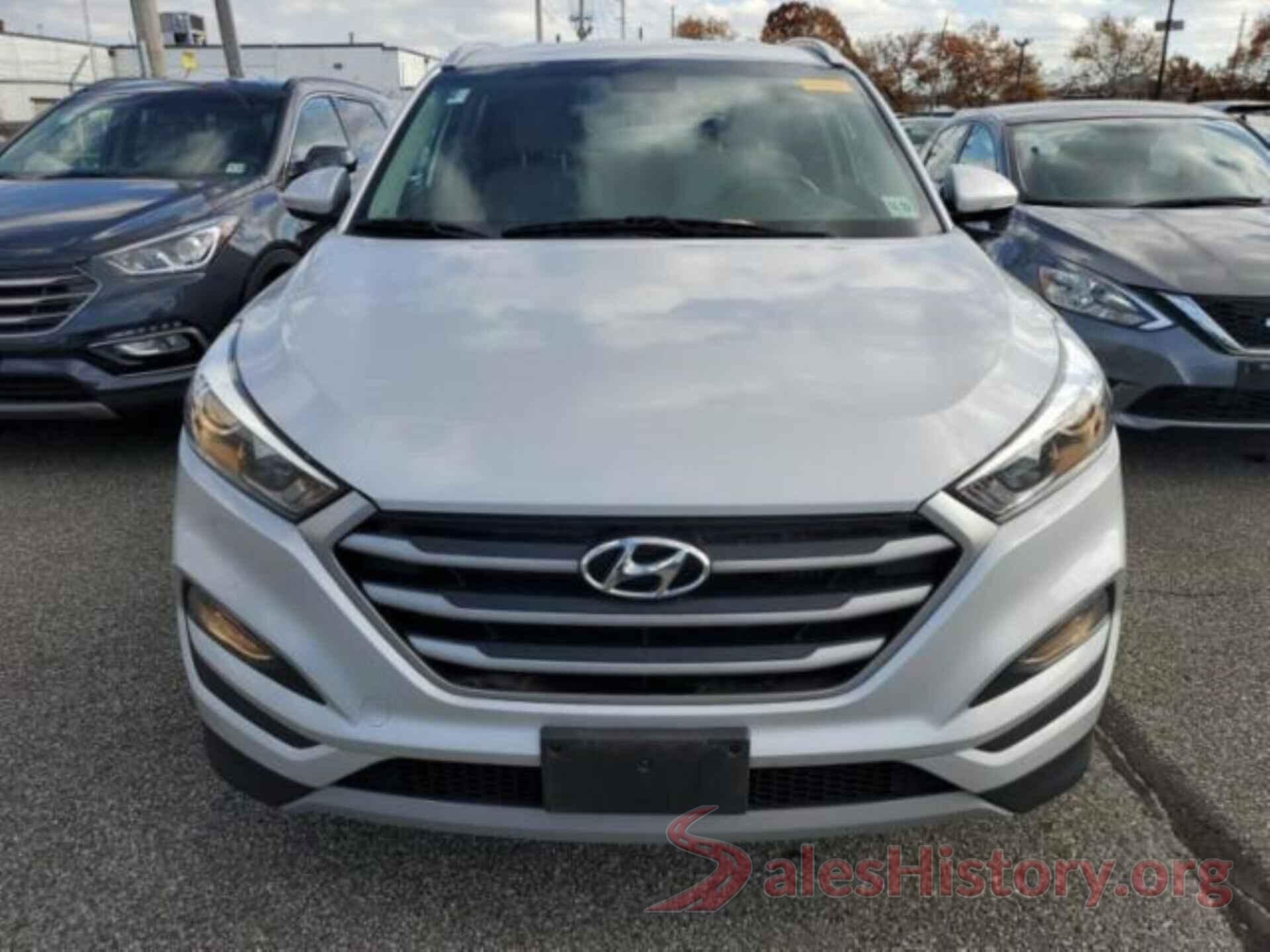 KM8J3CA22HU593227 2017 HYUNDAI TUCSON