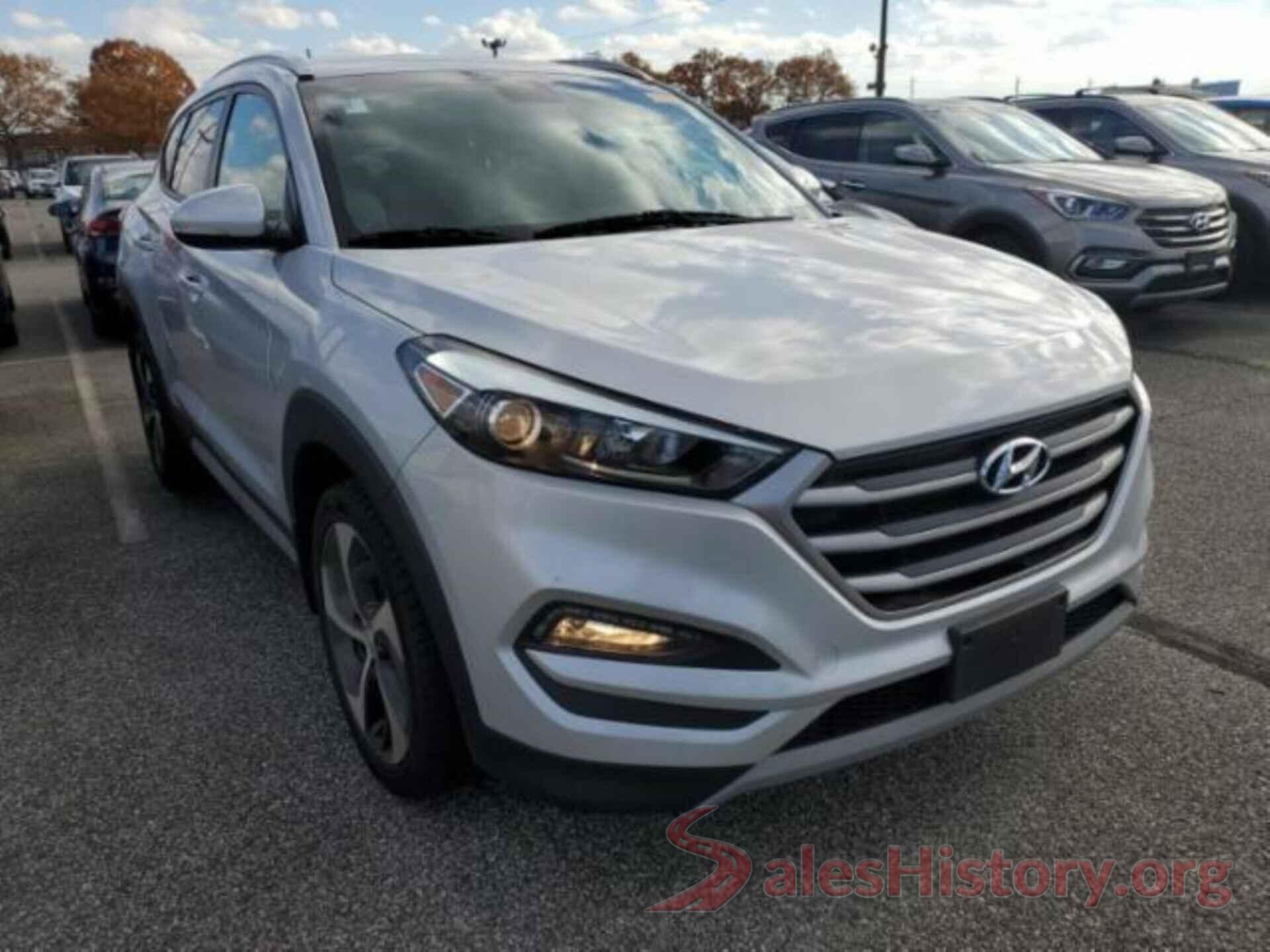 KM8J3CA22HU593227 2017 HYUNDAI TUCSON