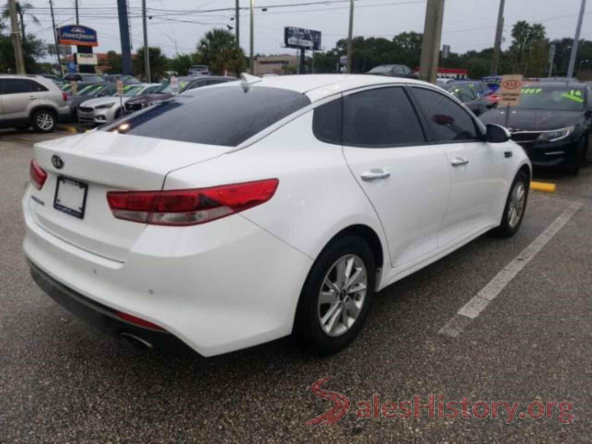 KNAGT4L36J5214429 2018 KIA OPTIMA