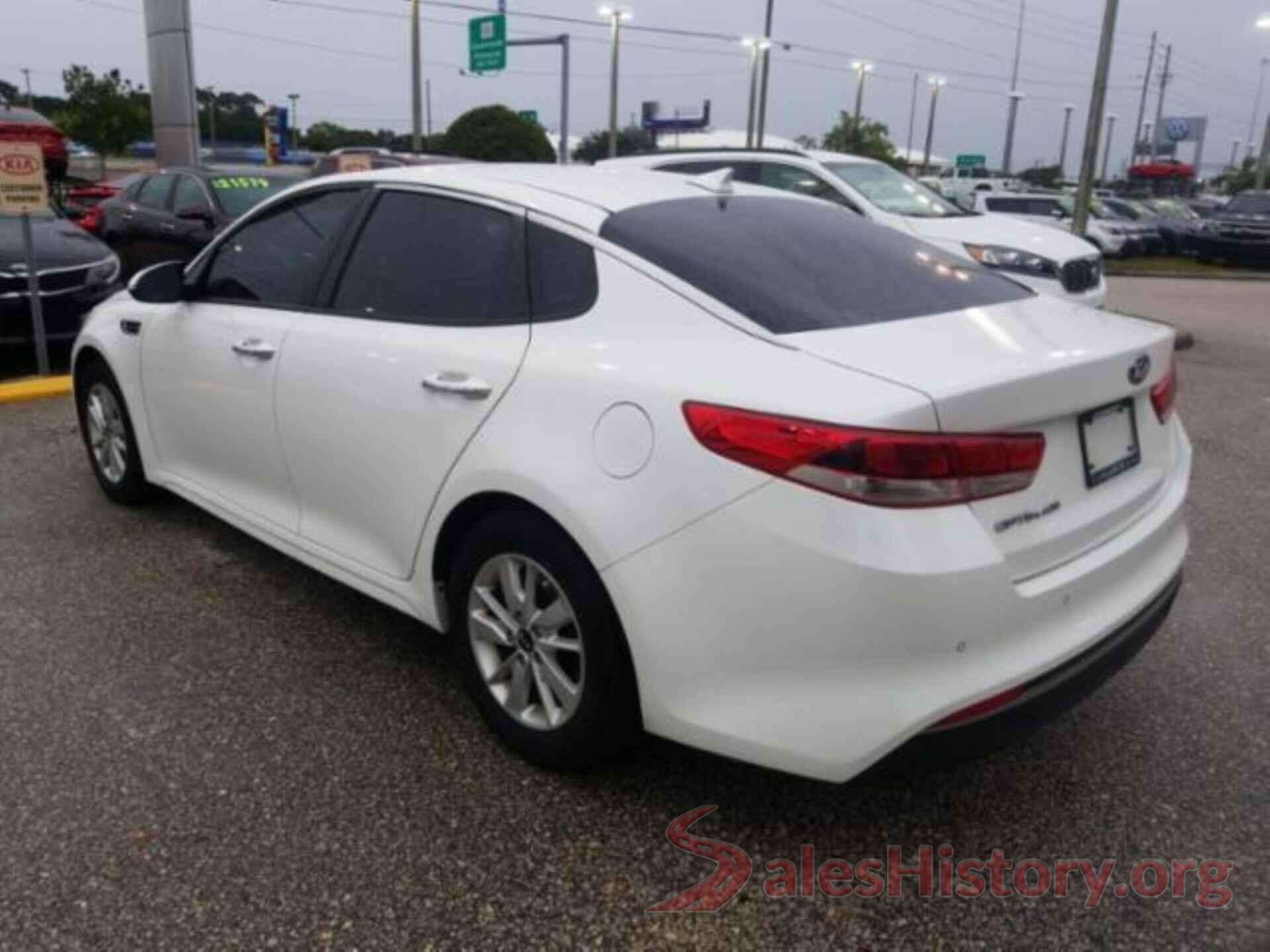 KNAGT4L36J5214429 2018 KIA OPTIMA