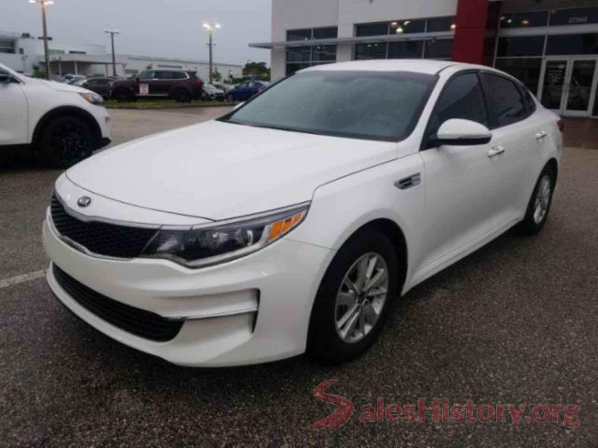 KNAGT4L36J5214429 2018 KIA OPTIMA