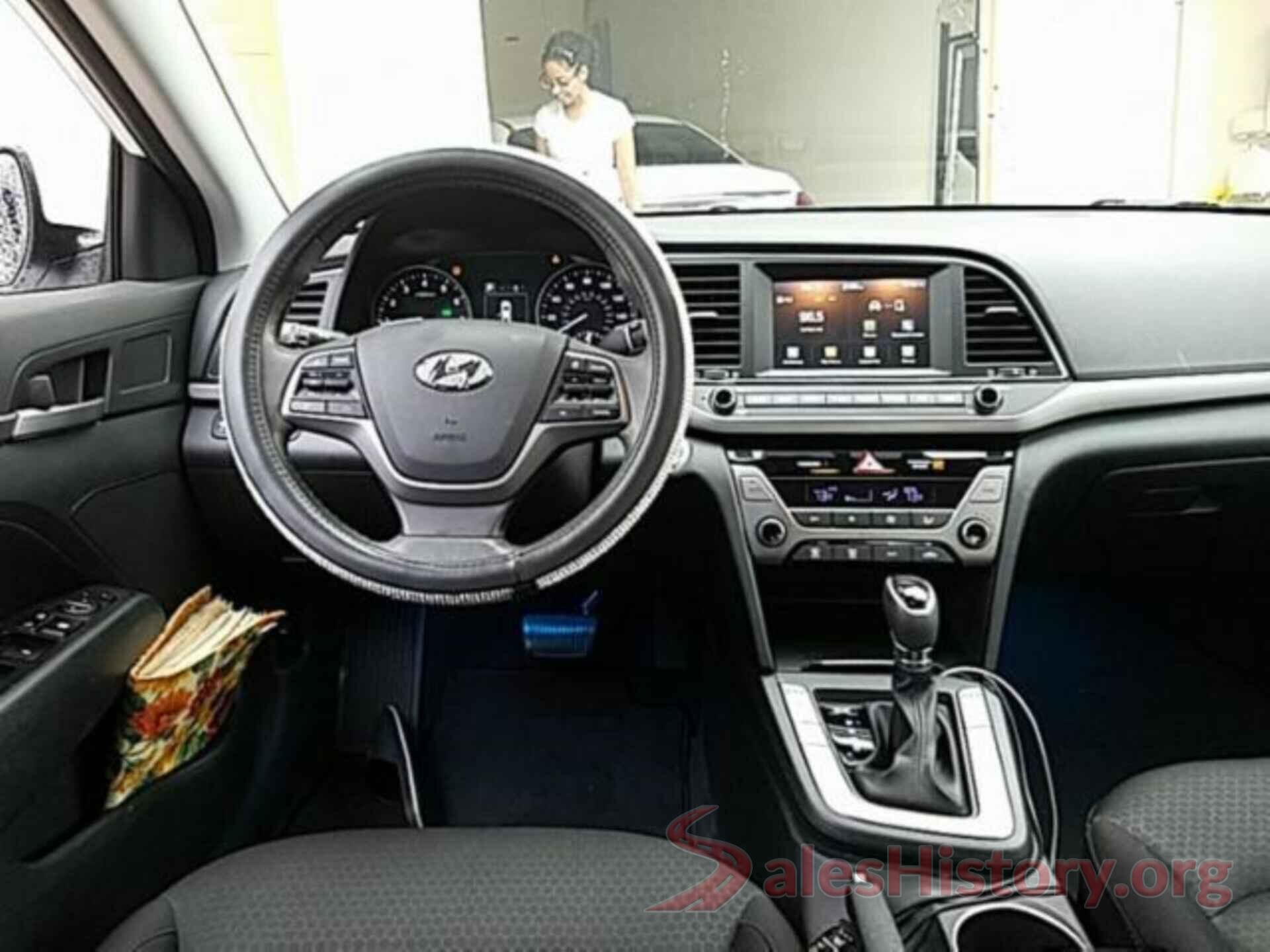 5NPD84LF9JH228245 2018 HYUNDAI ELANTRA