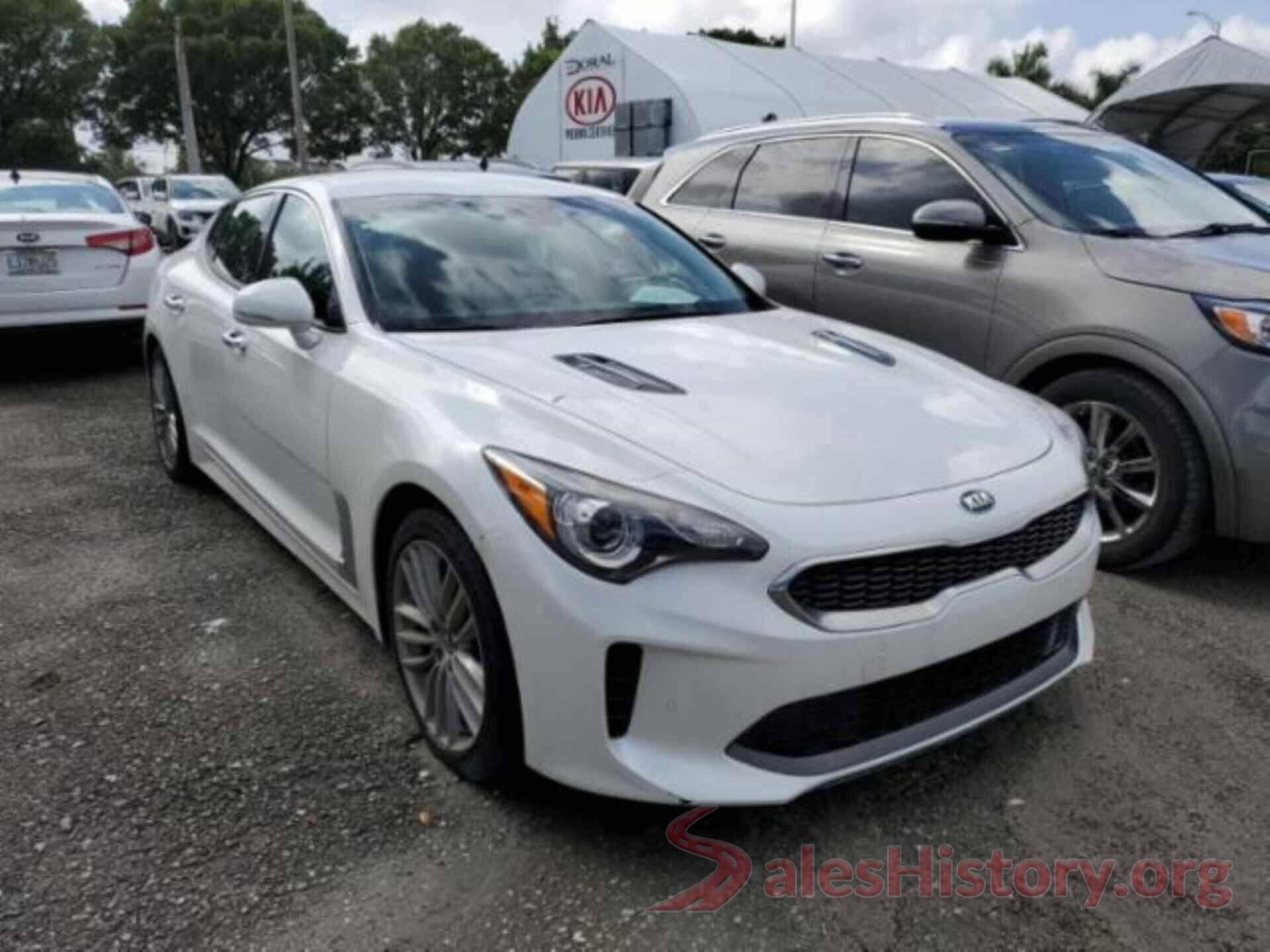 KNAE15LAXJ6041235 2018 KIA STINGER