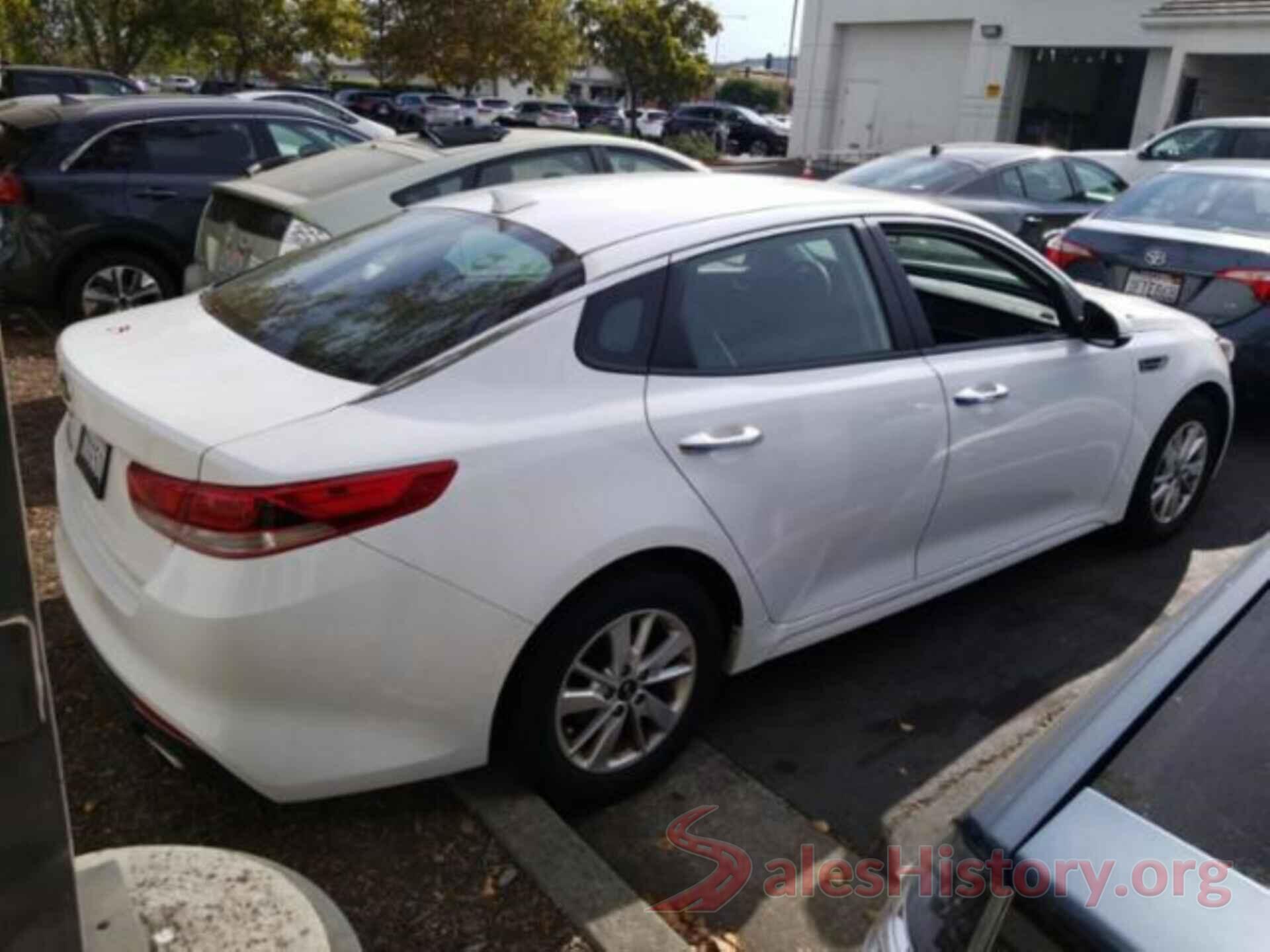 5XXGT4L35HG158220 2017 KIA OPTIMA