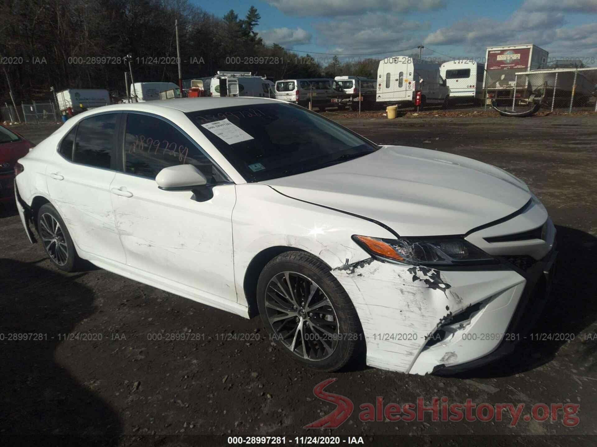 JTNB11HK1J3050452 2018 TOYOTA CAMRY