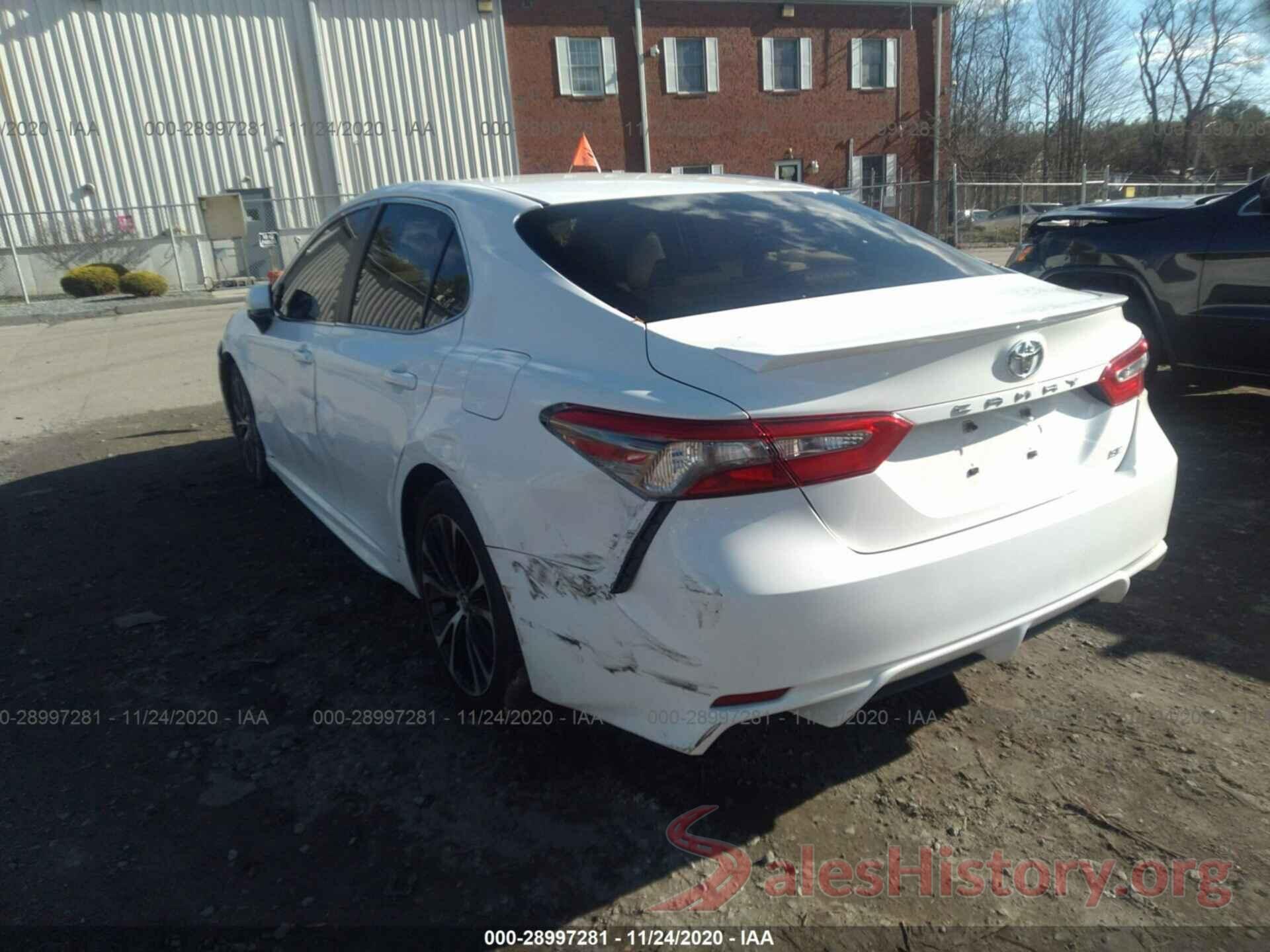 JTNB11HK1J3050452 2018 TOYOTA CAMRY